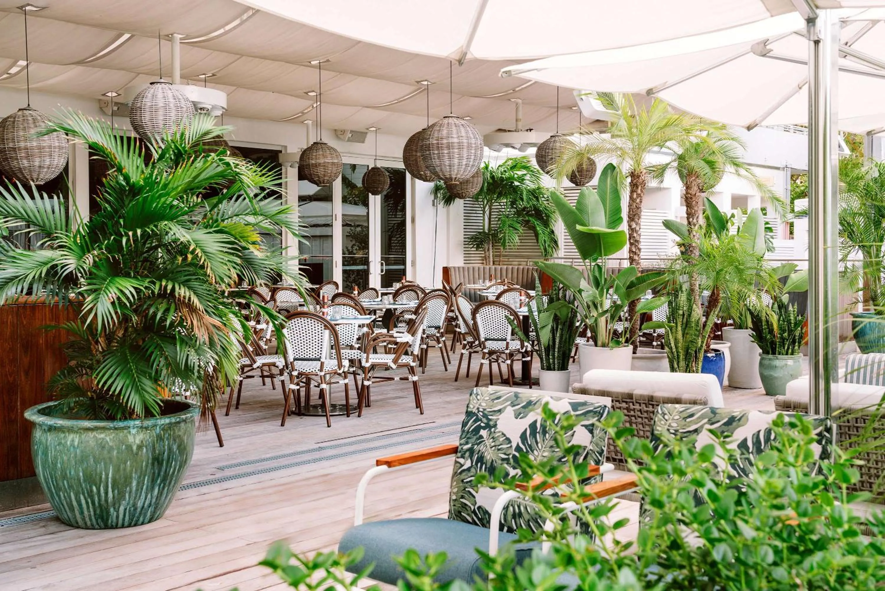 Restaurant/places to eat in Nautilus Sonesta Miami Beach
