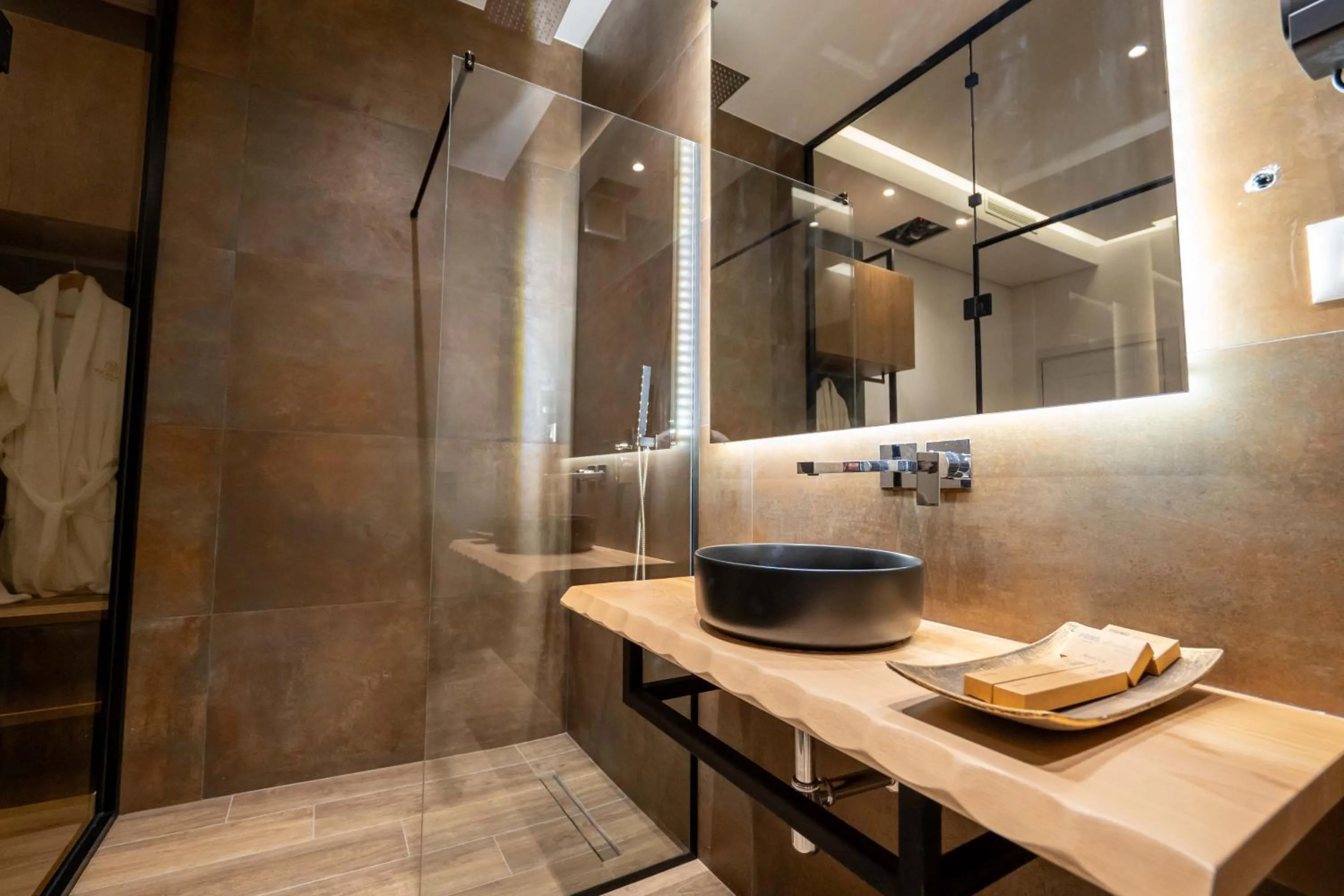 Shower in Mae Select Hotel