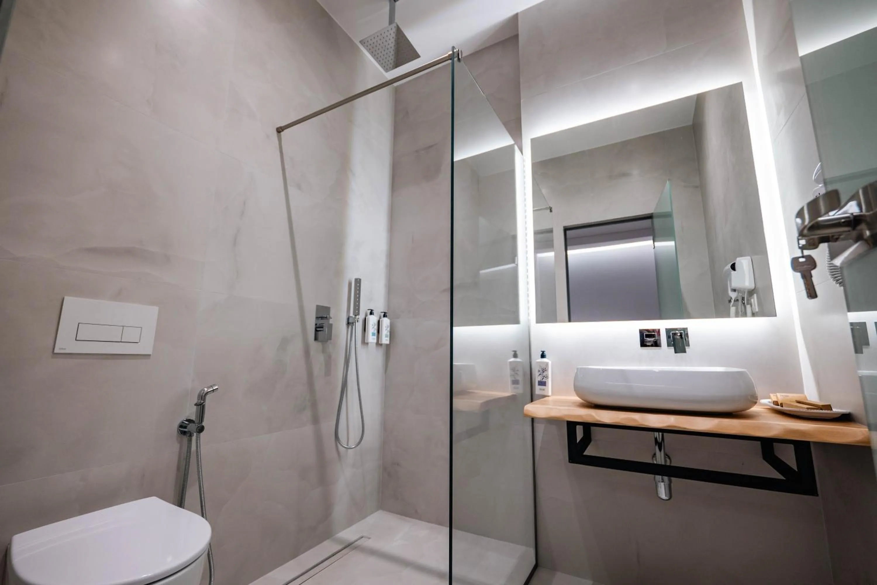 Shower in Mae Select Hotel