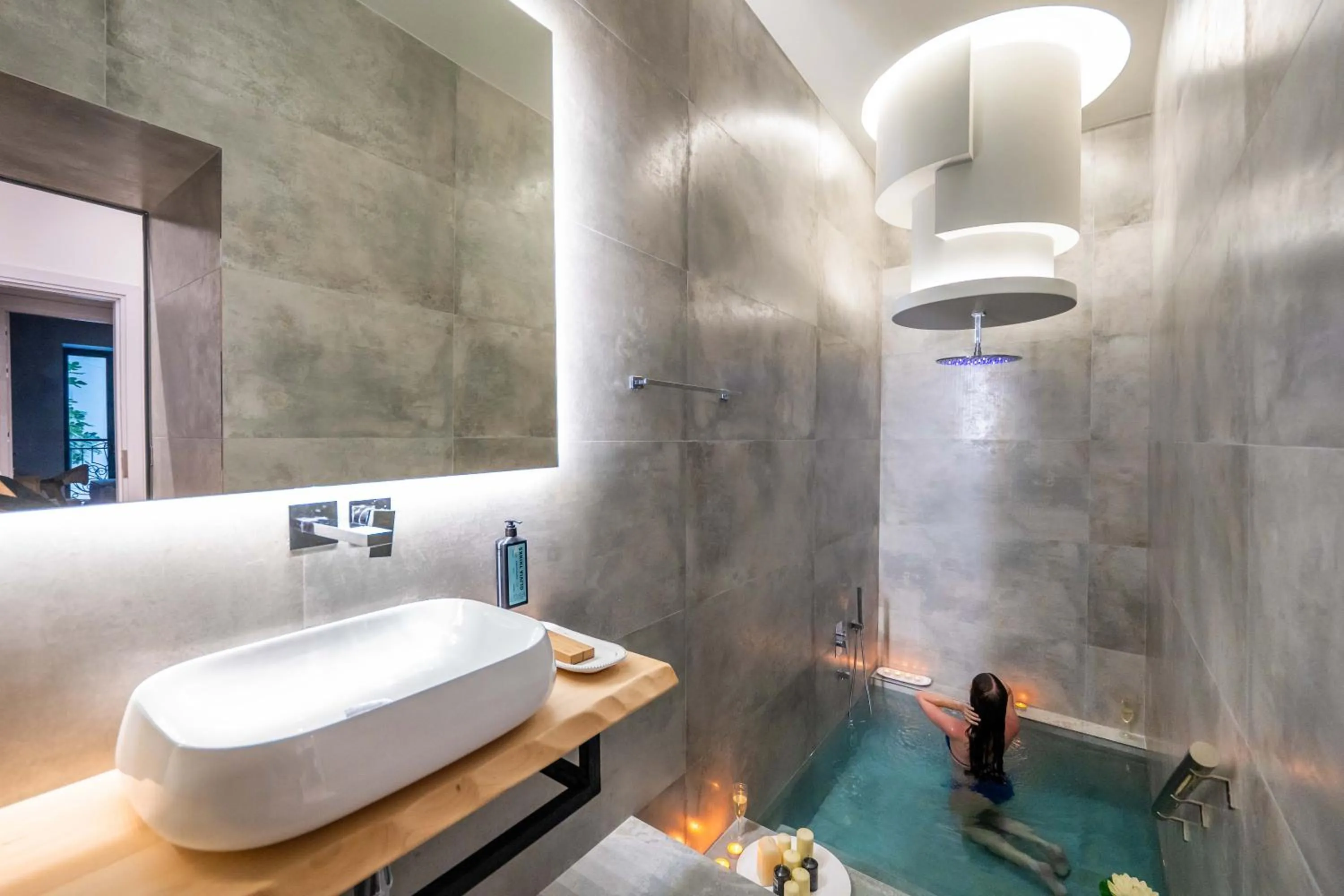 Shower in Mae Select Hotel