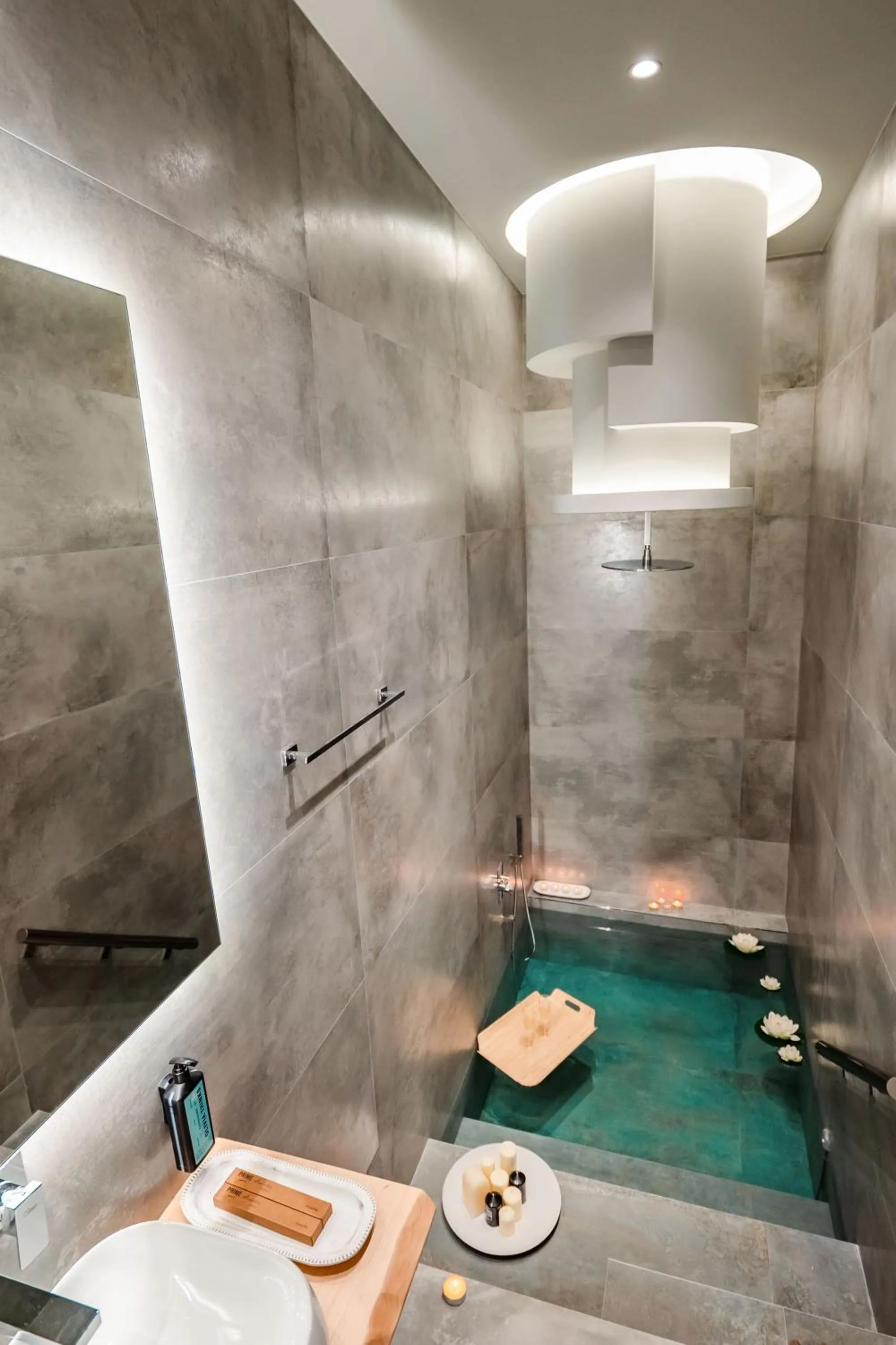 Shower in Mae Select Hotel