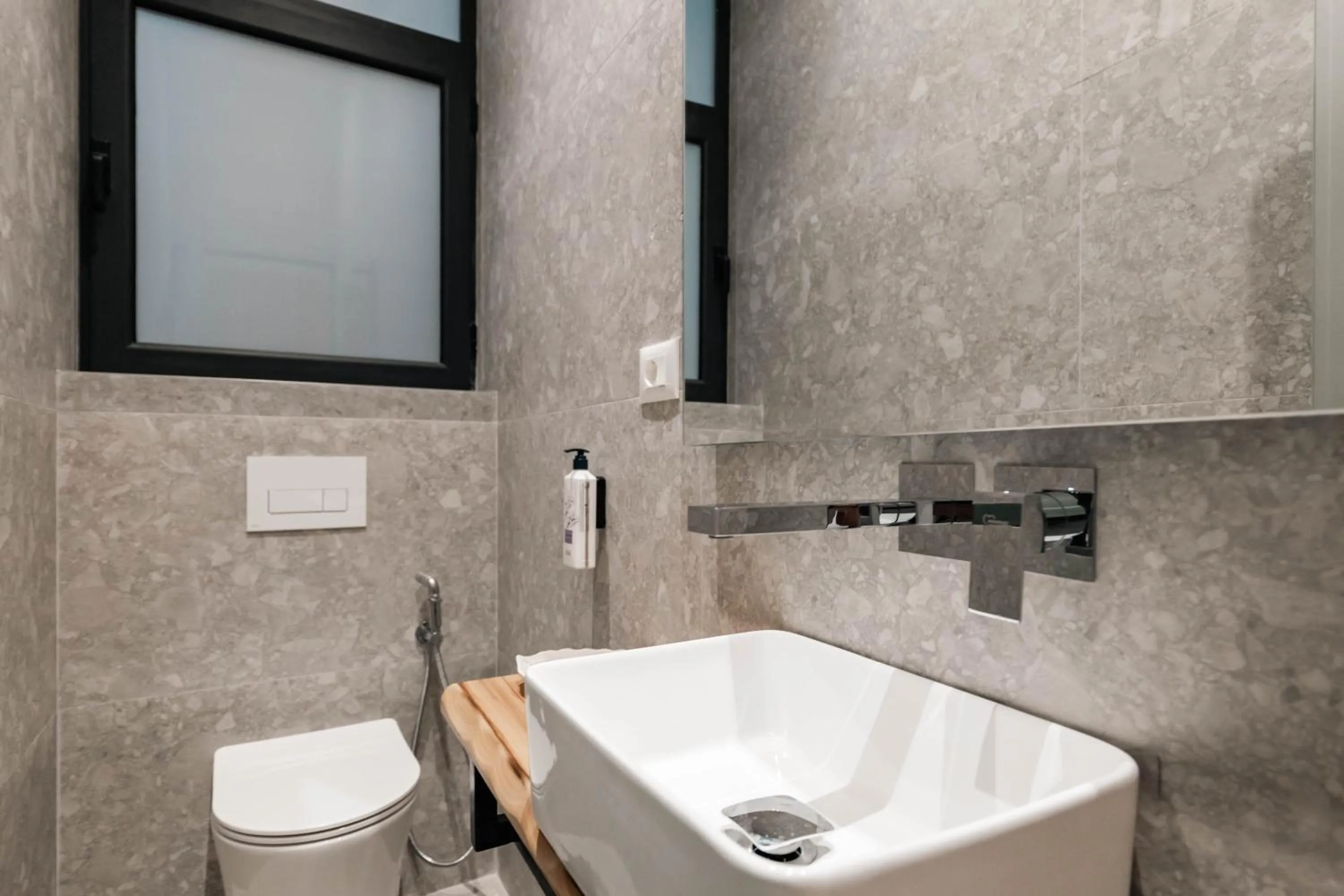 Toilet in Mae Select Hotel