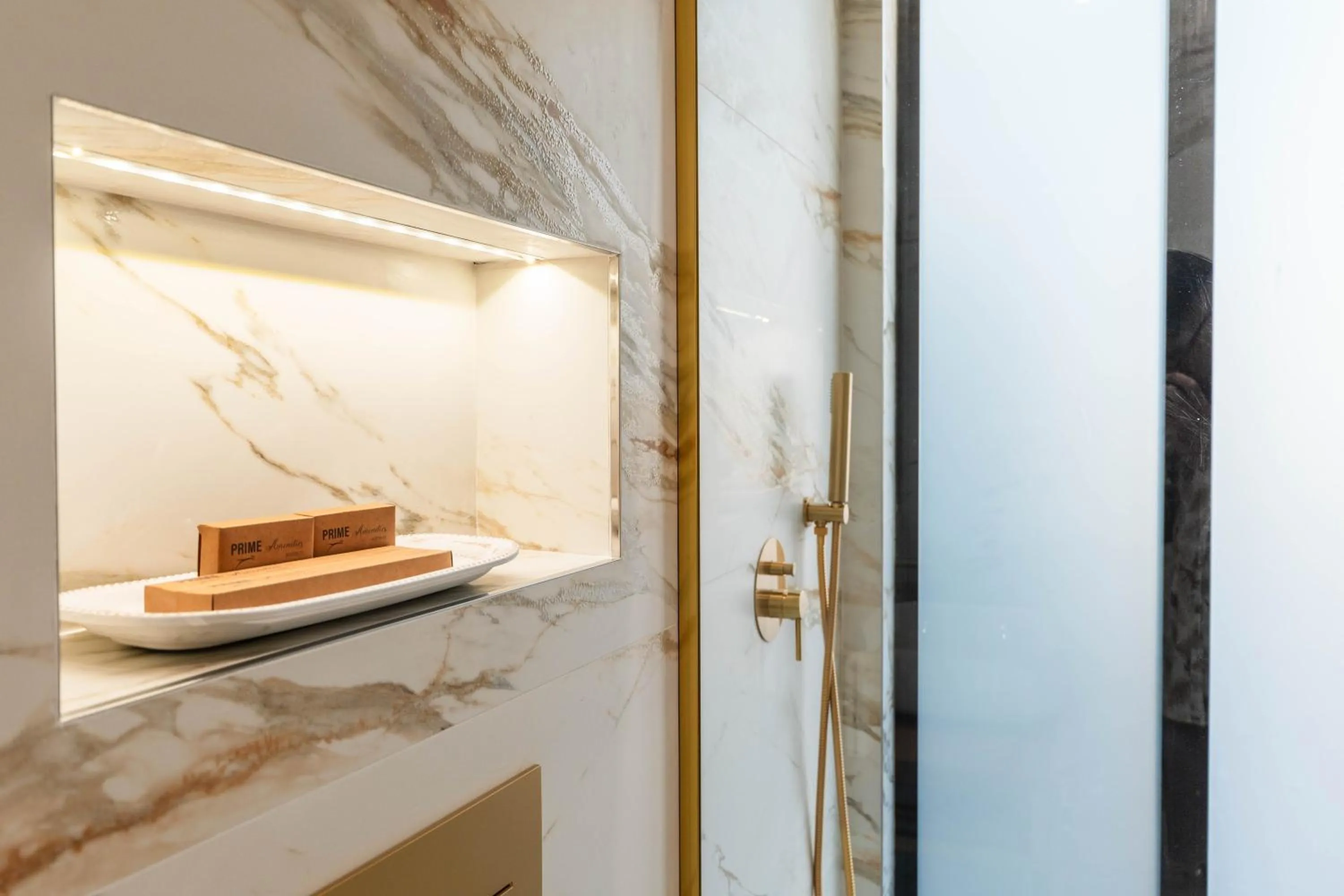 Shower in Mae Select Hotel