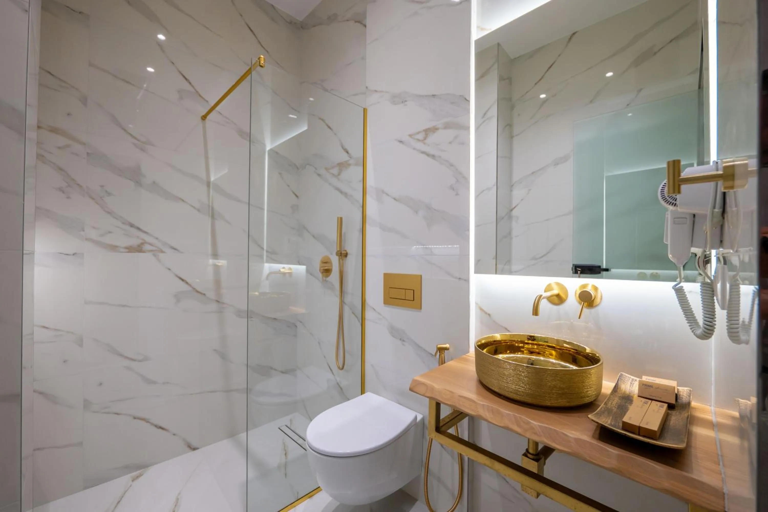 Shower in Mae Select Hotel