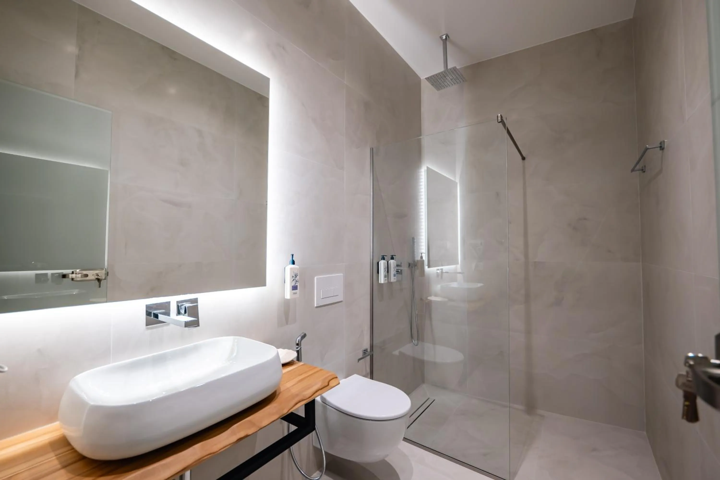 Toilet in Mae Select Hotel