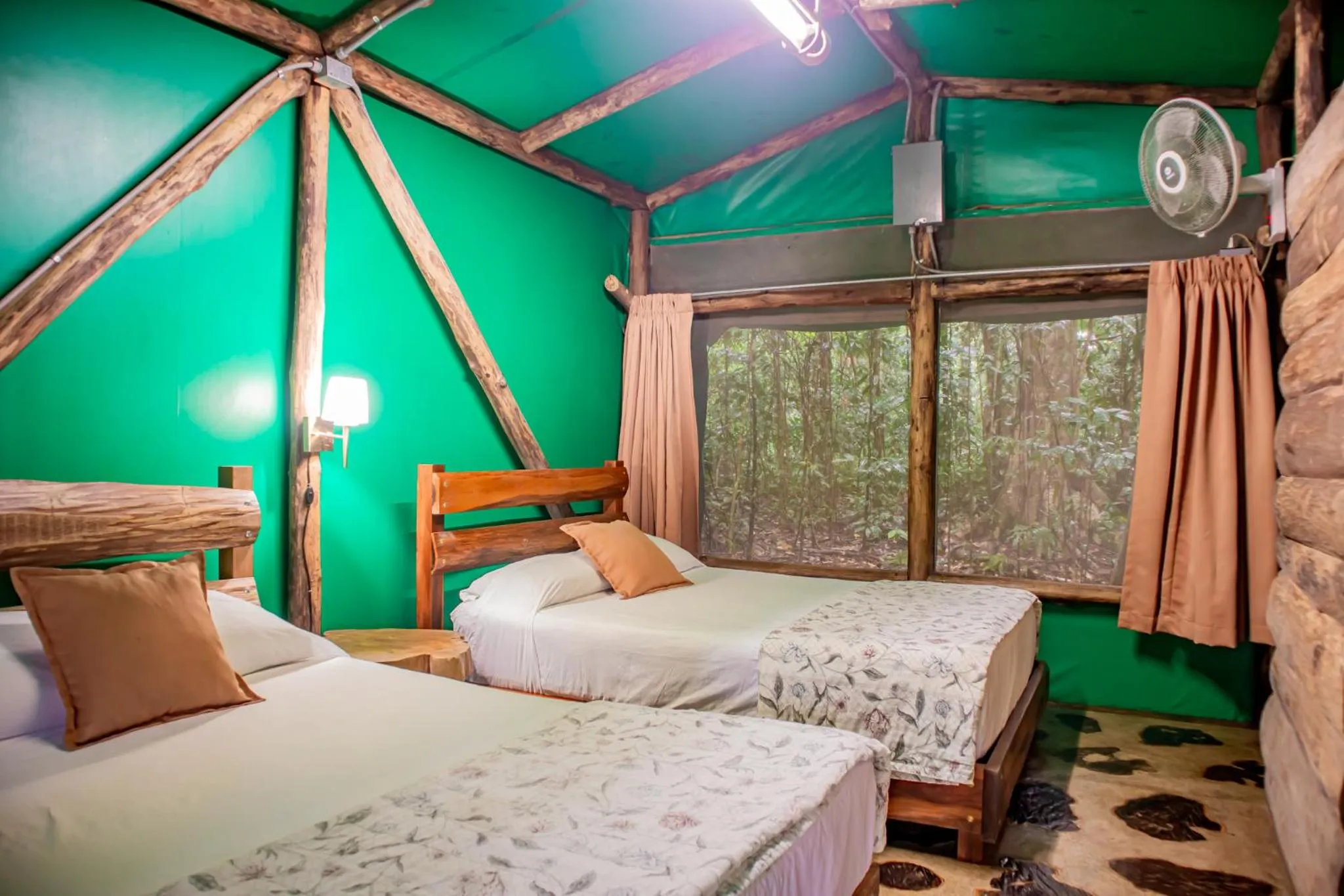 Property building, Bed in Hotel del Bosque