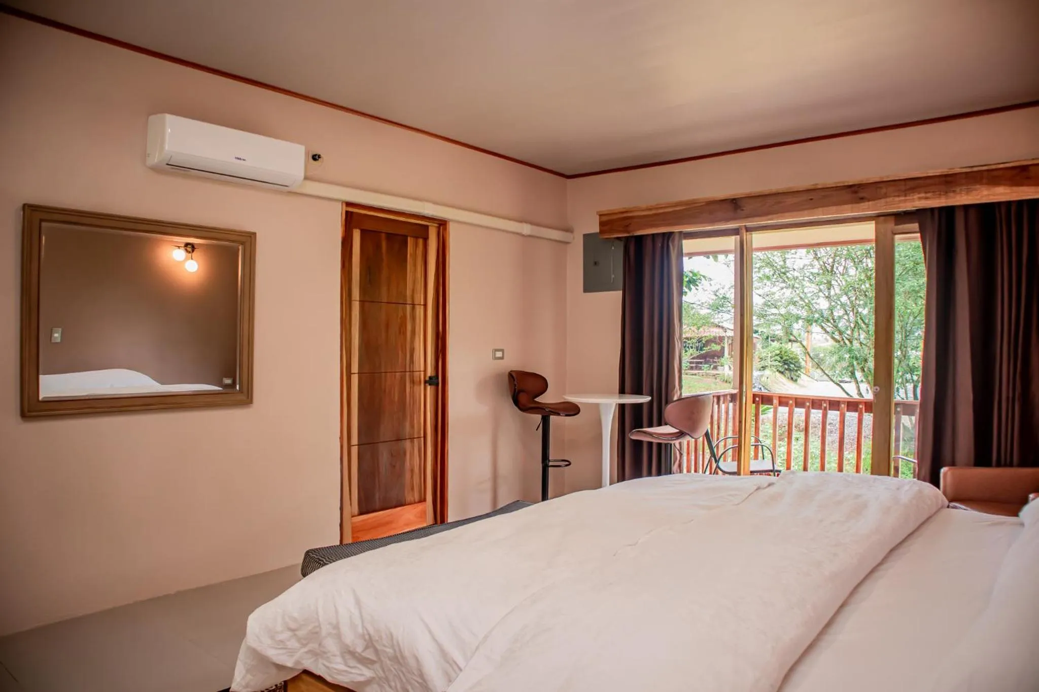 Bedroom, Bed in Hotel del Bosque