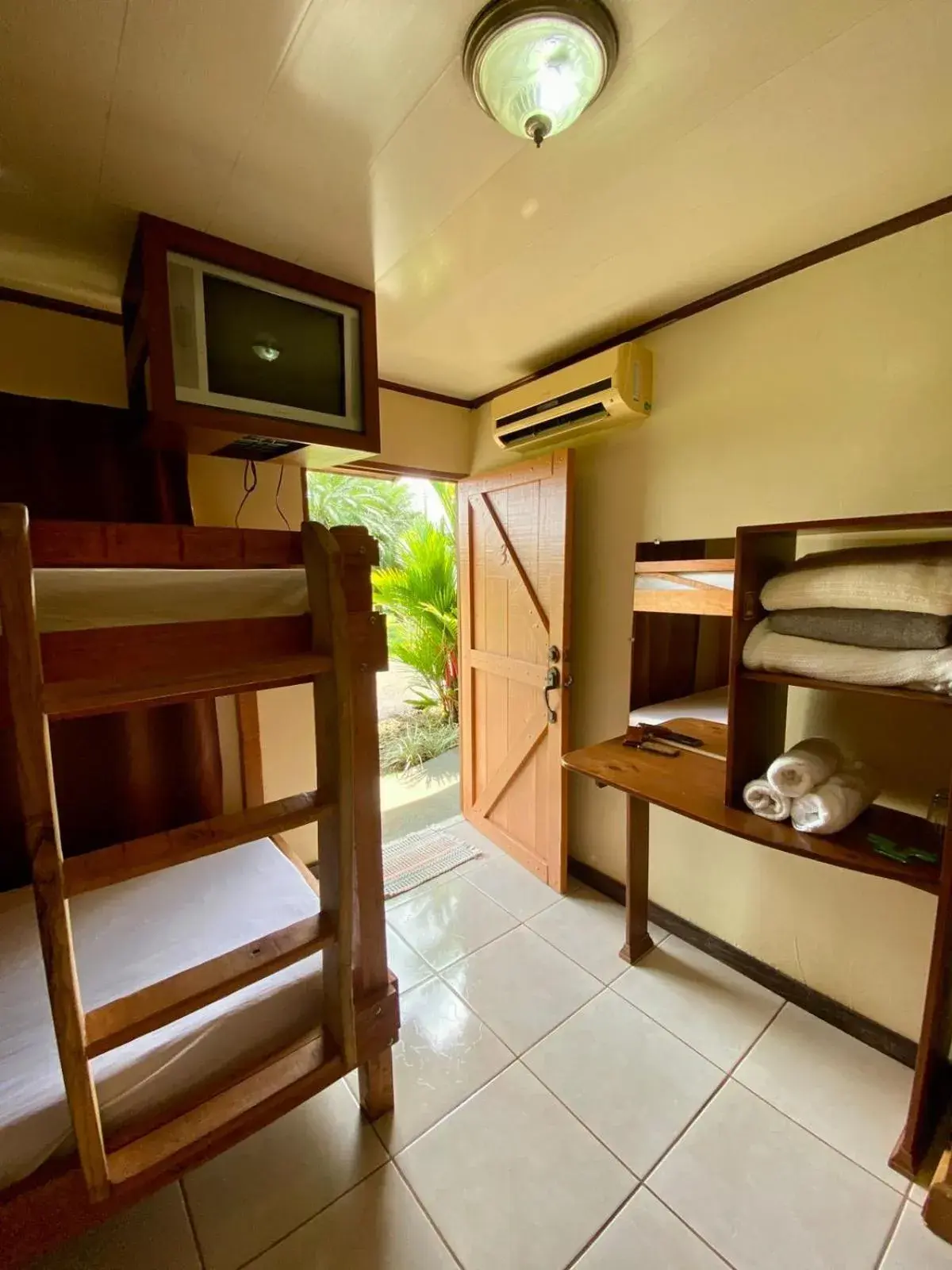 Economy Quadruple Room in Hotel del Bosque Economy Quadruple Room in Hotel del Bosque