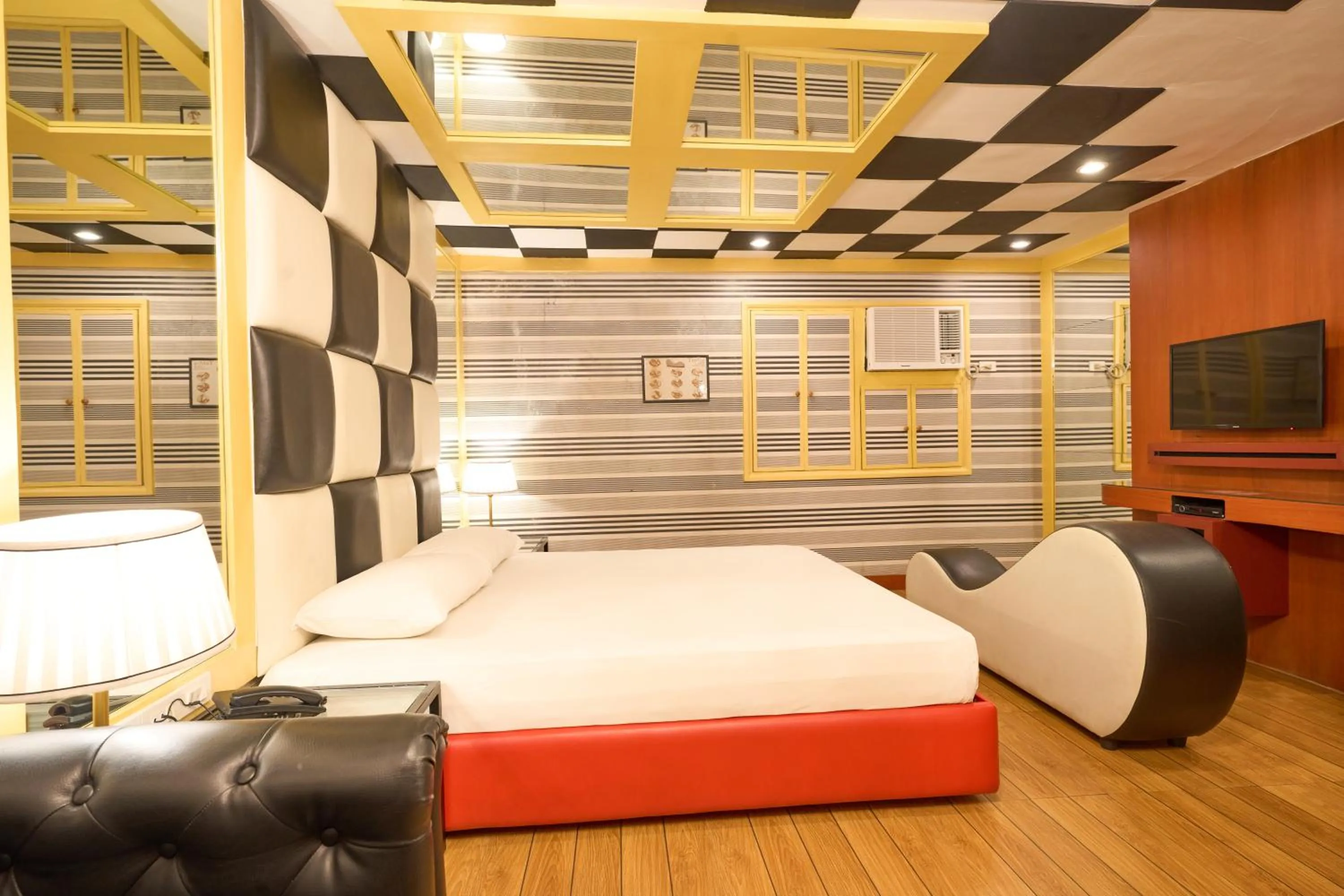 Bedroom, Bed in Victoria Court San Fernando