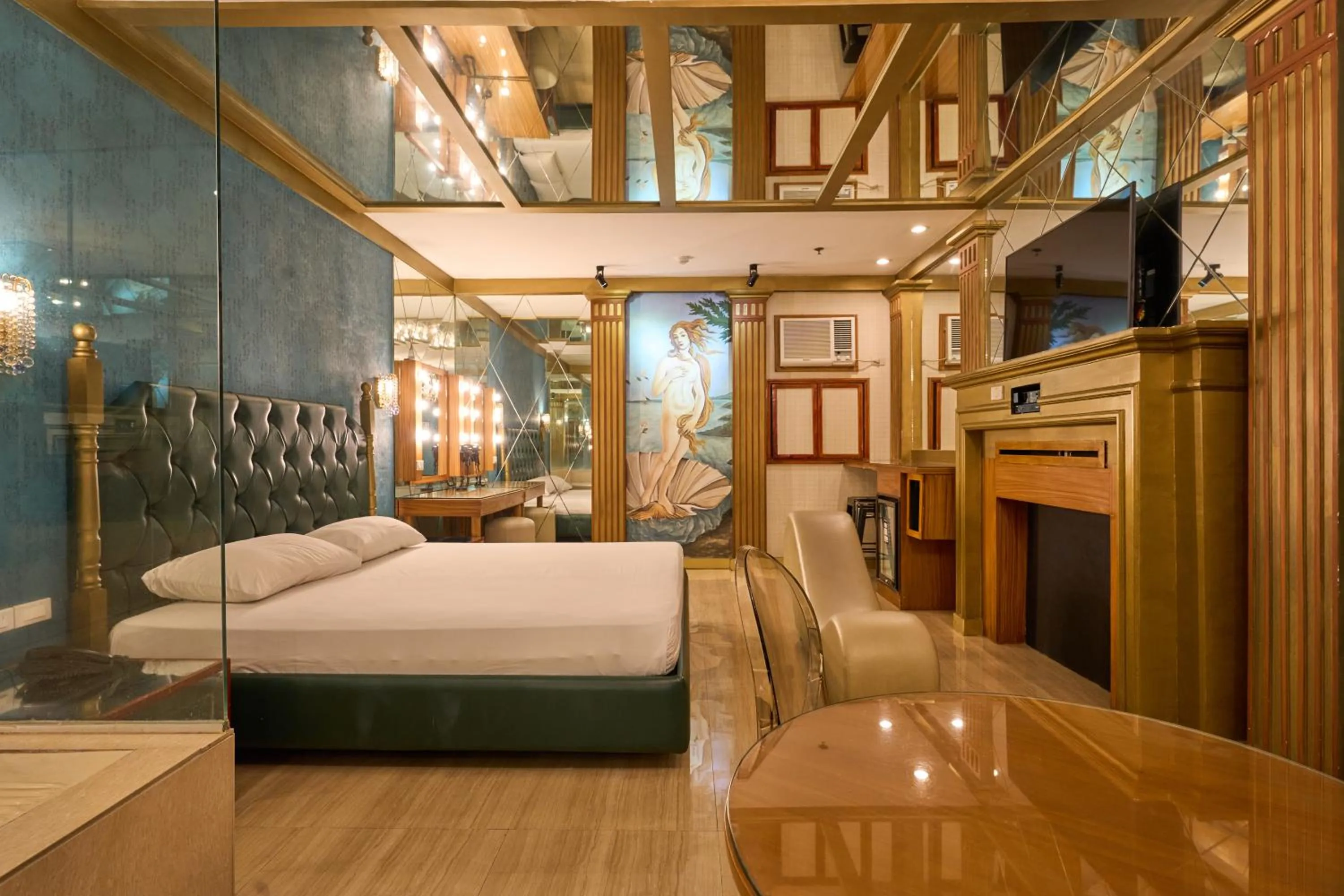 Bedroom, Bed in Victoria Court San Fernando