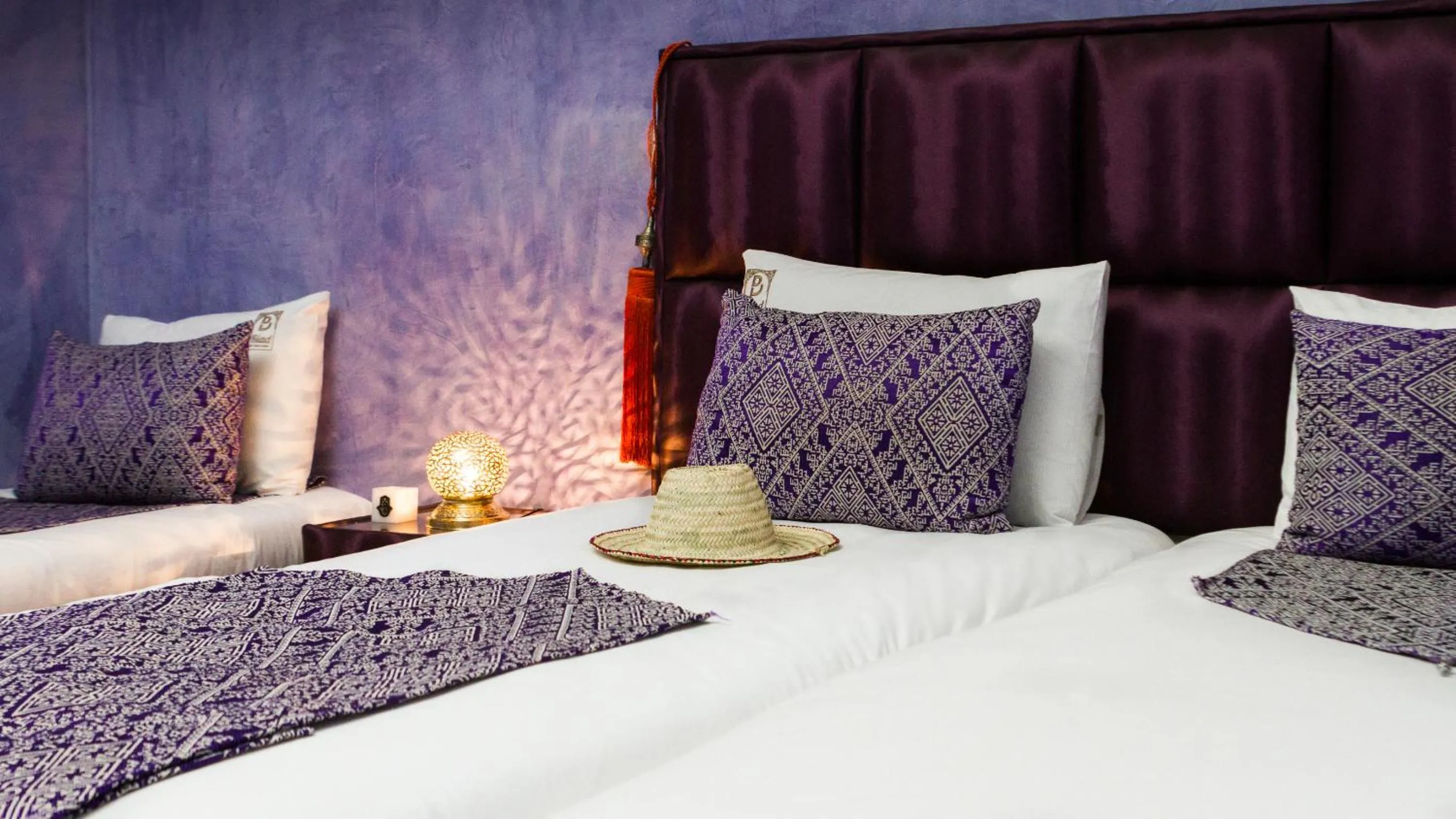 Patio, Bed in Riad Dar Benbrahim