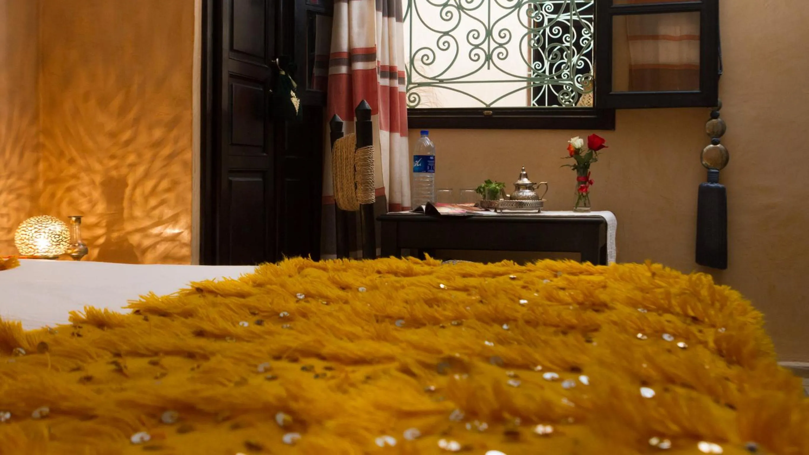 Patio, Bed in Riad Dar Benbrahim