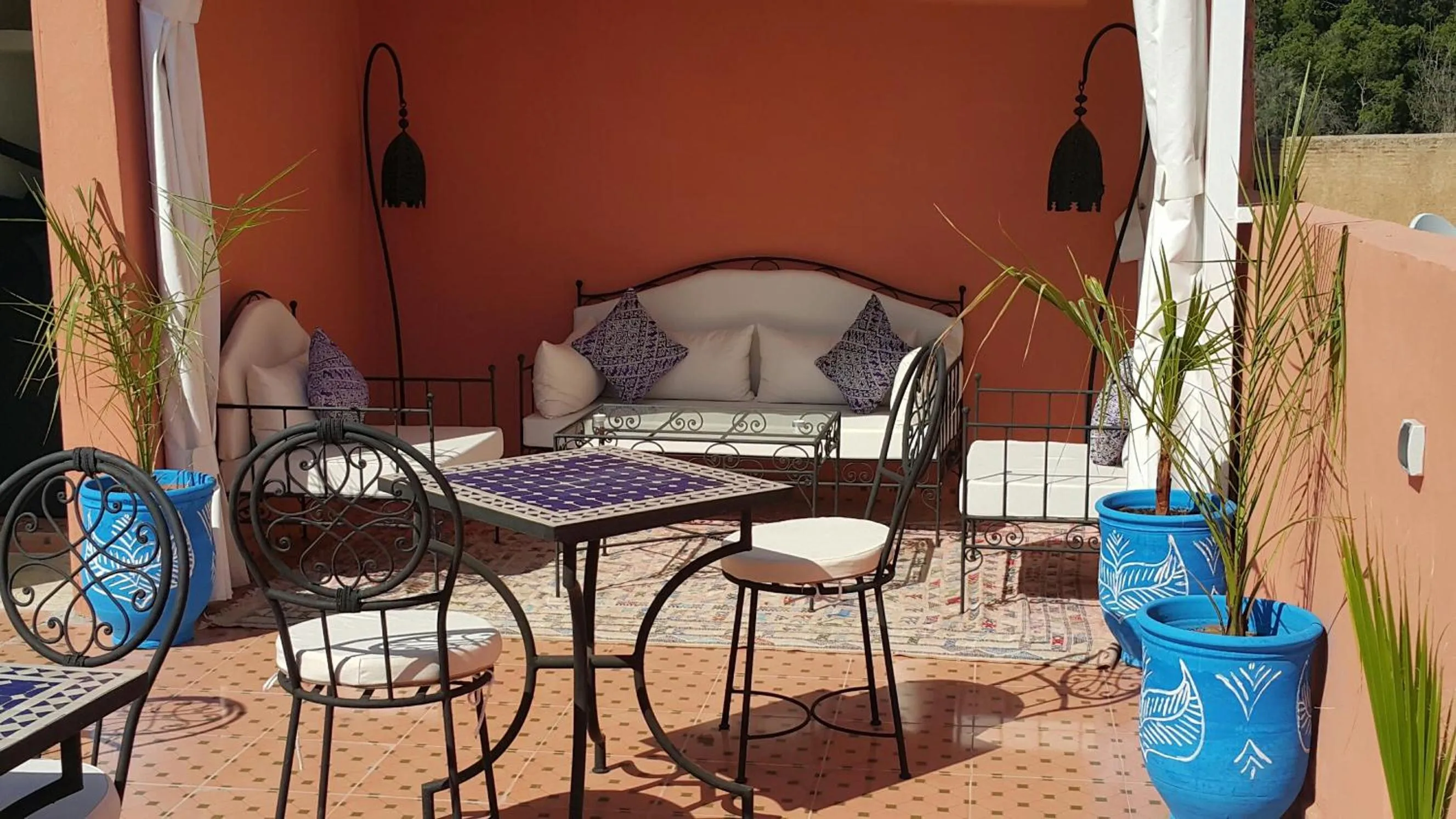 Restaurant/places to eat in Riad Dar Benbrahim