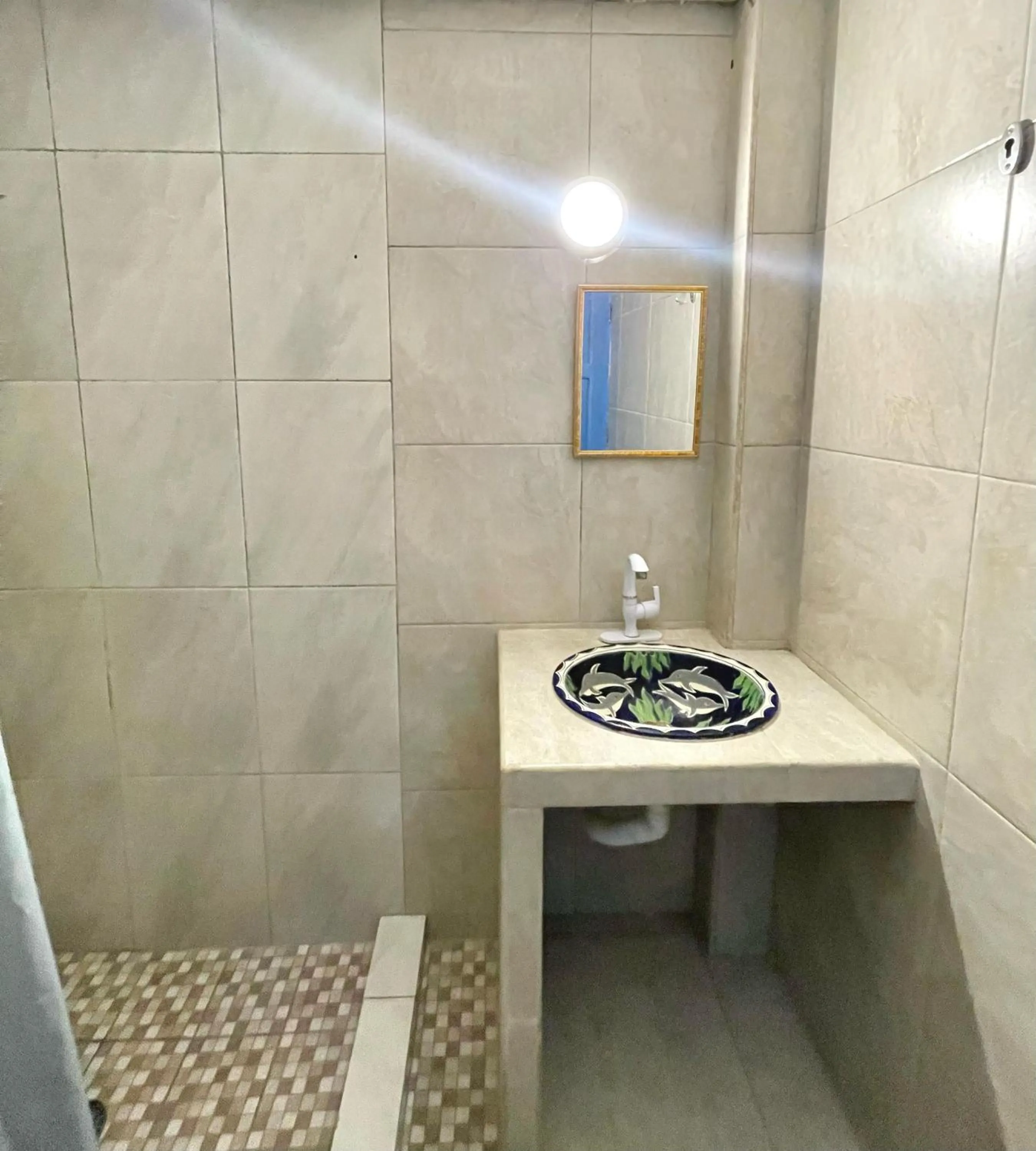 Bathroom in OYO Hotel Zihuatanejo Malibu