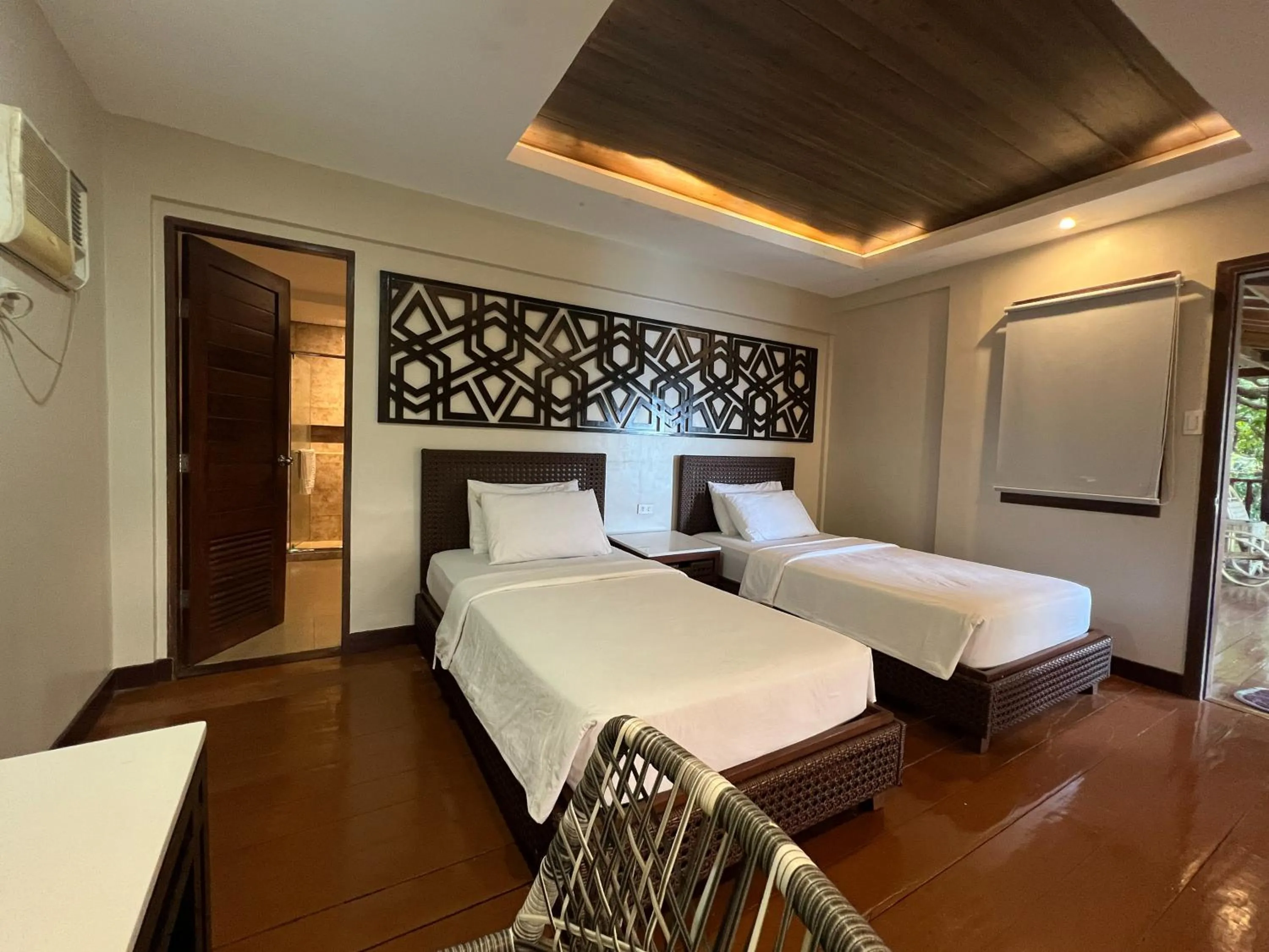 Bed in Alam Indah Beach Resort Busuanga