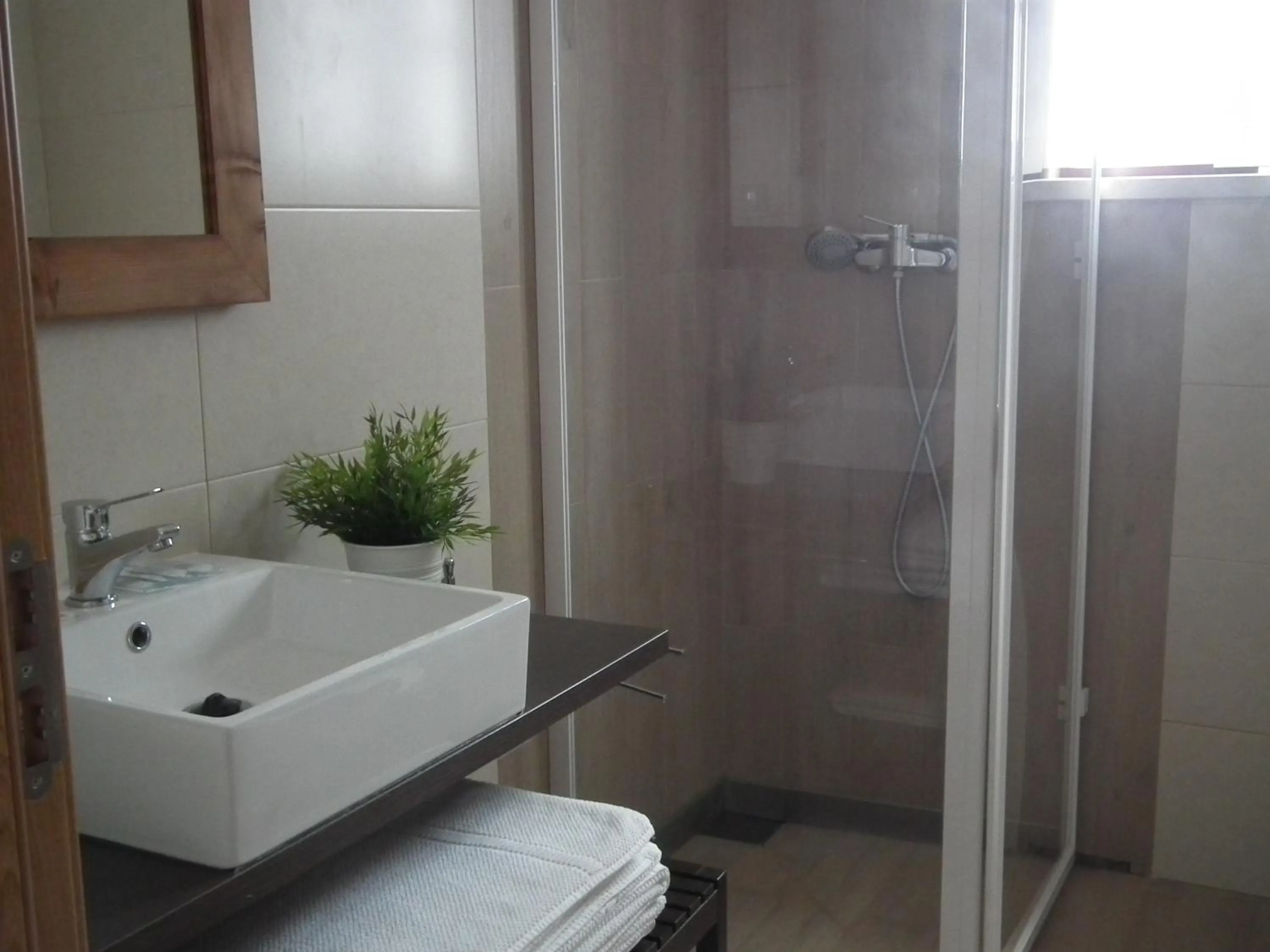 Shower in Casas de Miróbriga