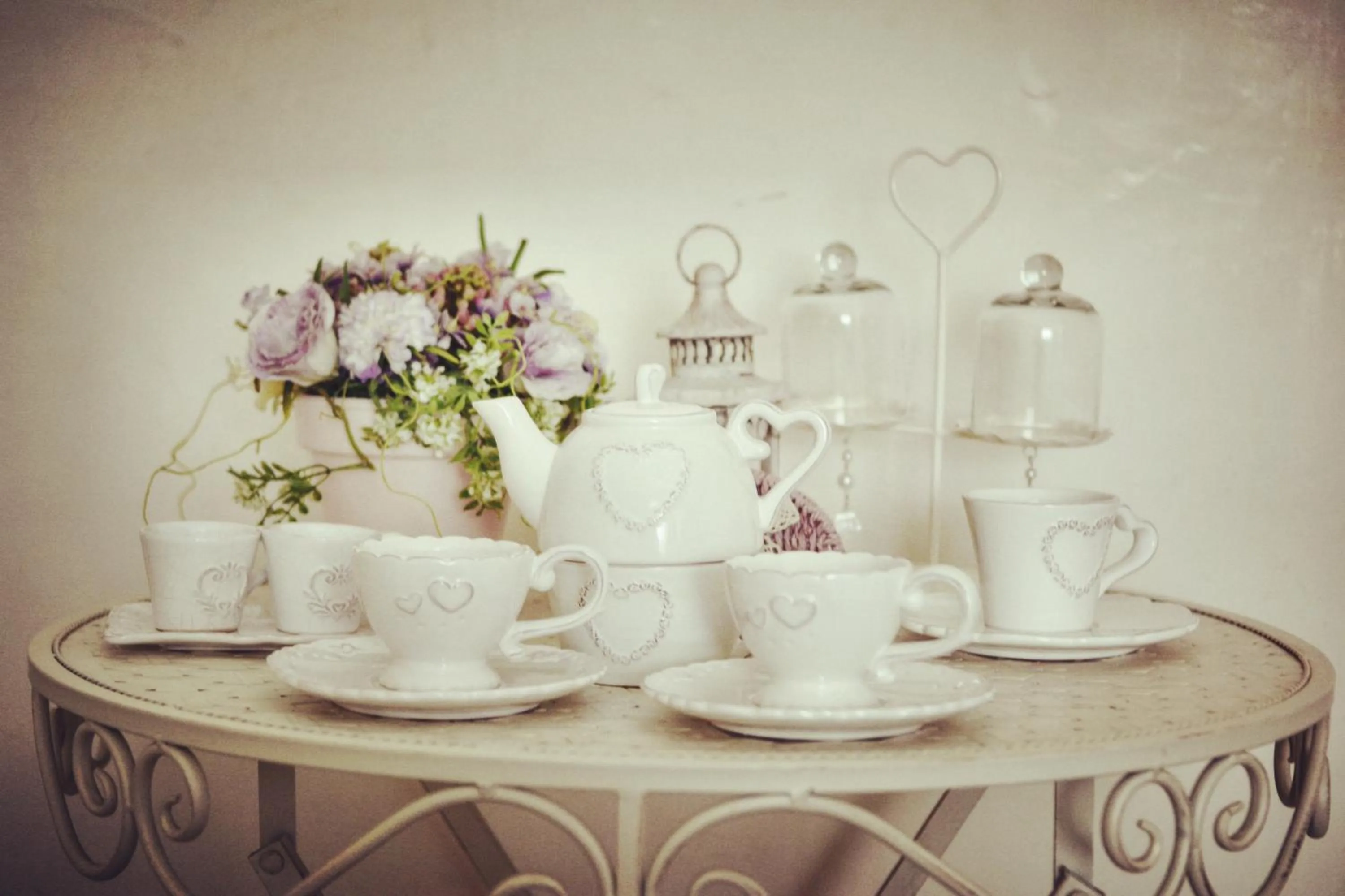 Communal lounge/ TV room in RomAntic Dreams