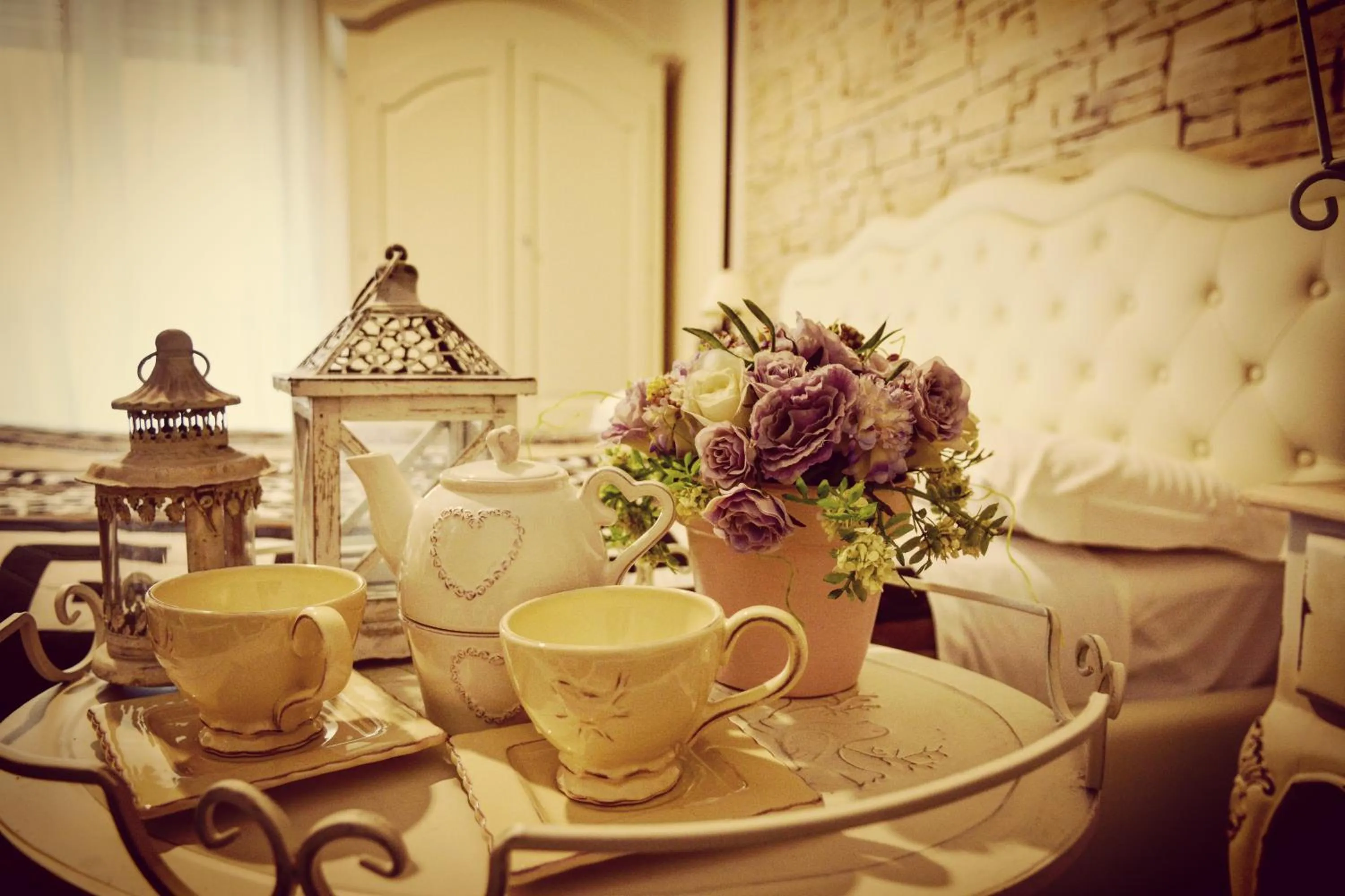 Coffee/tea facilities in RomAntic Dreams