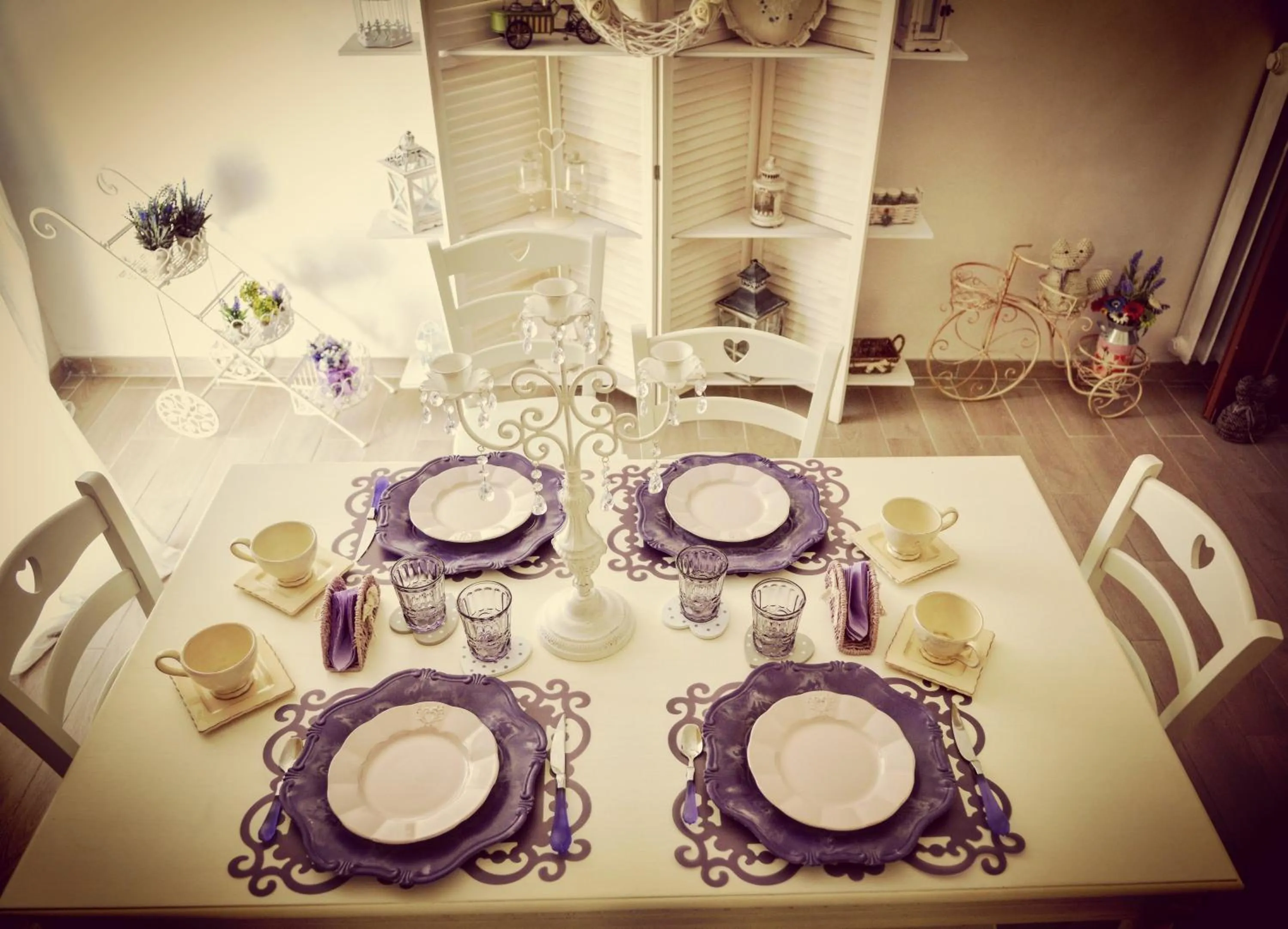 Communal lounge/ TV room in RomAntic Dreams