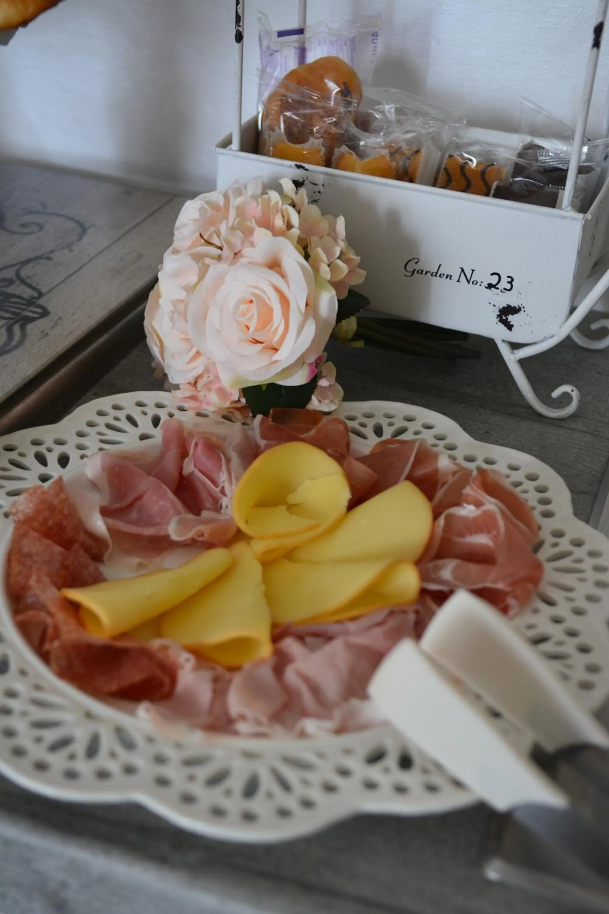 Breakfast in RomAntic Dreams