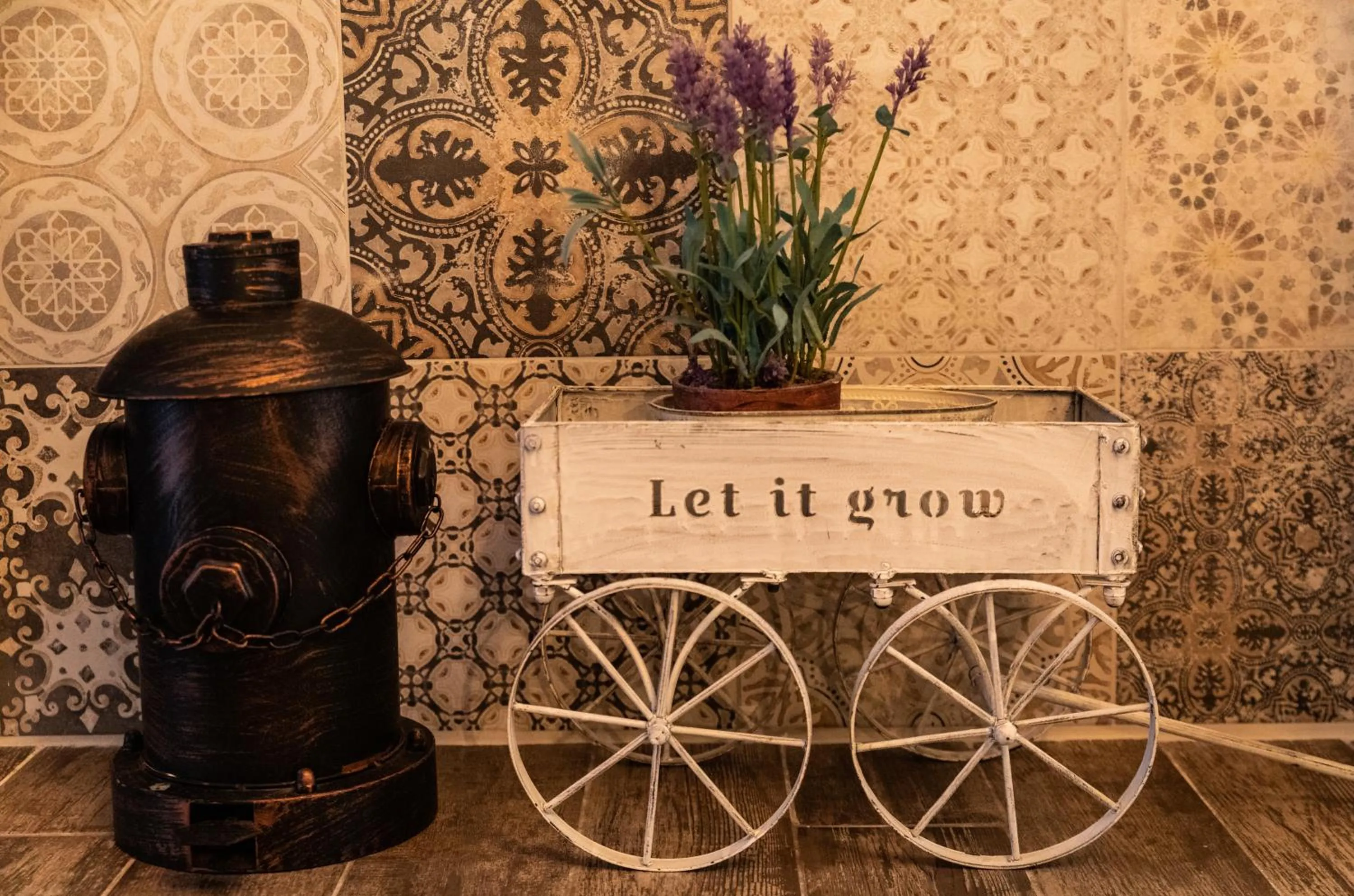 Decorative detail in RomAntic Dreams