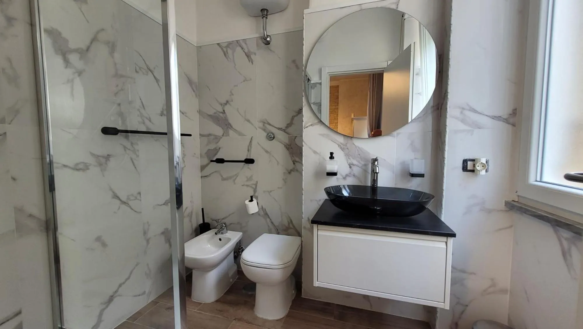 Shower in RomAntic Dreams