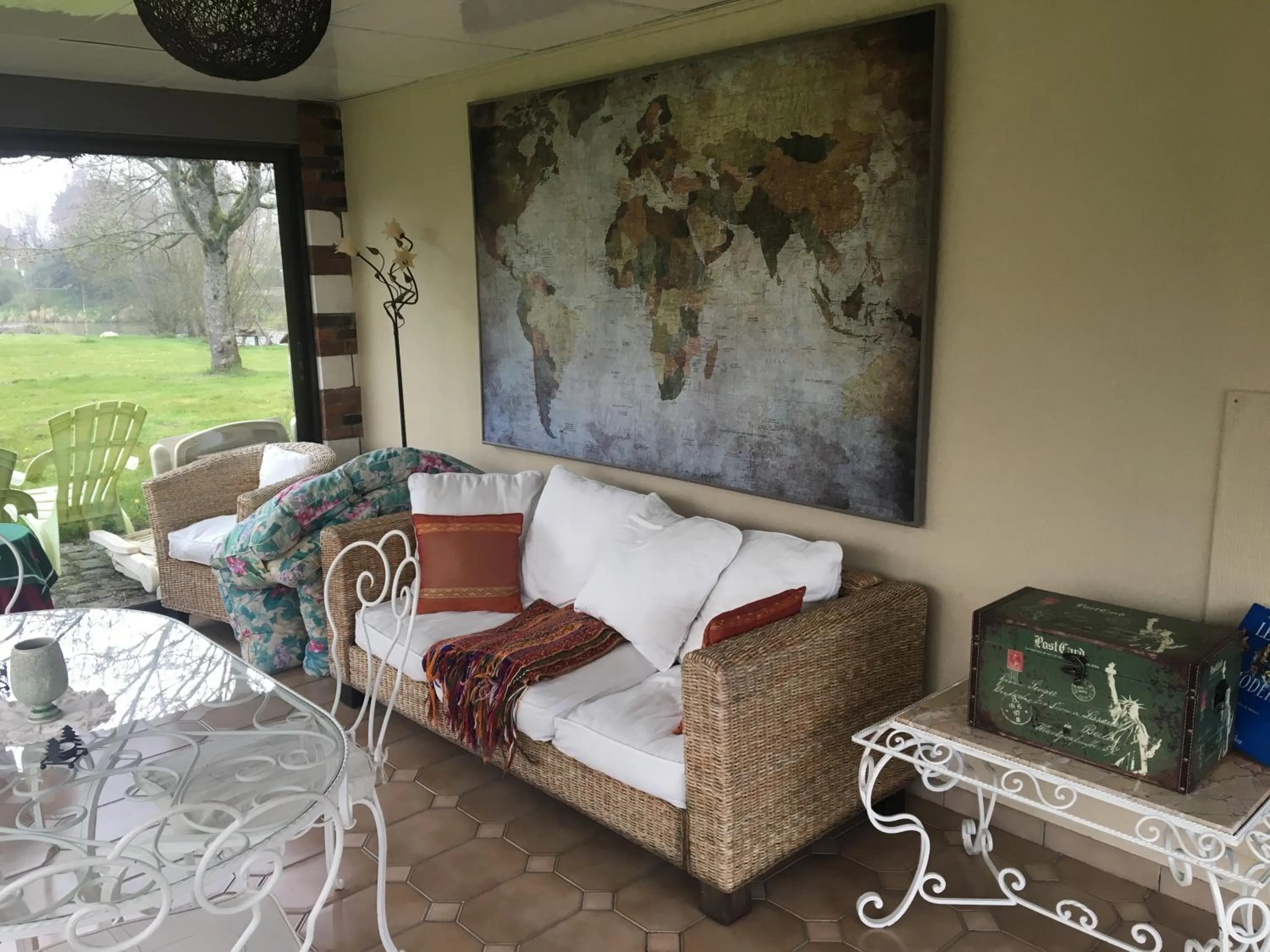 Dining area in La Commanderie