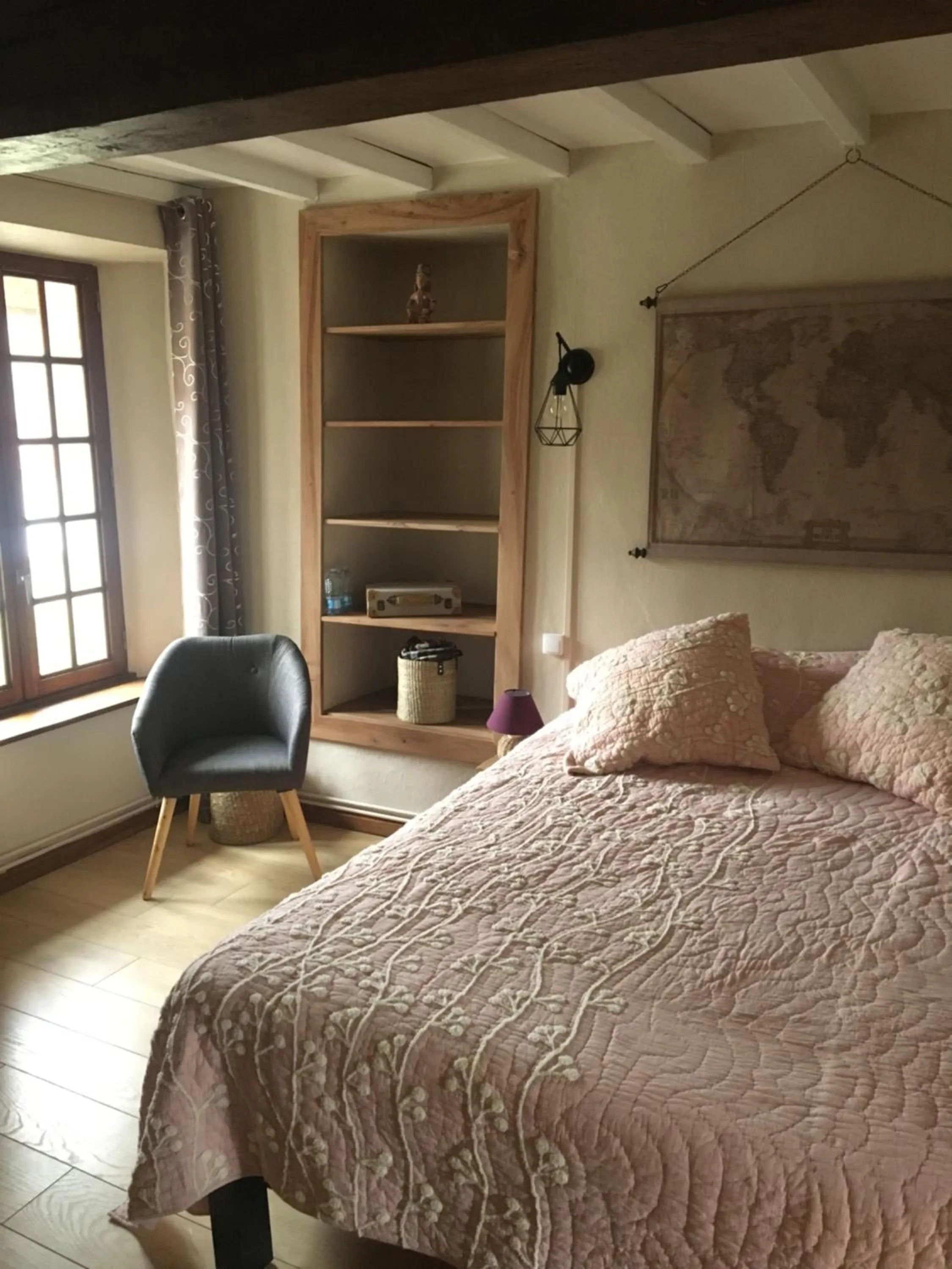 Bedroom in La Commanderie