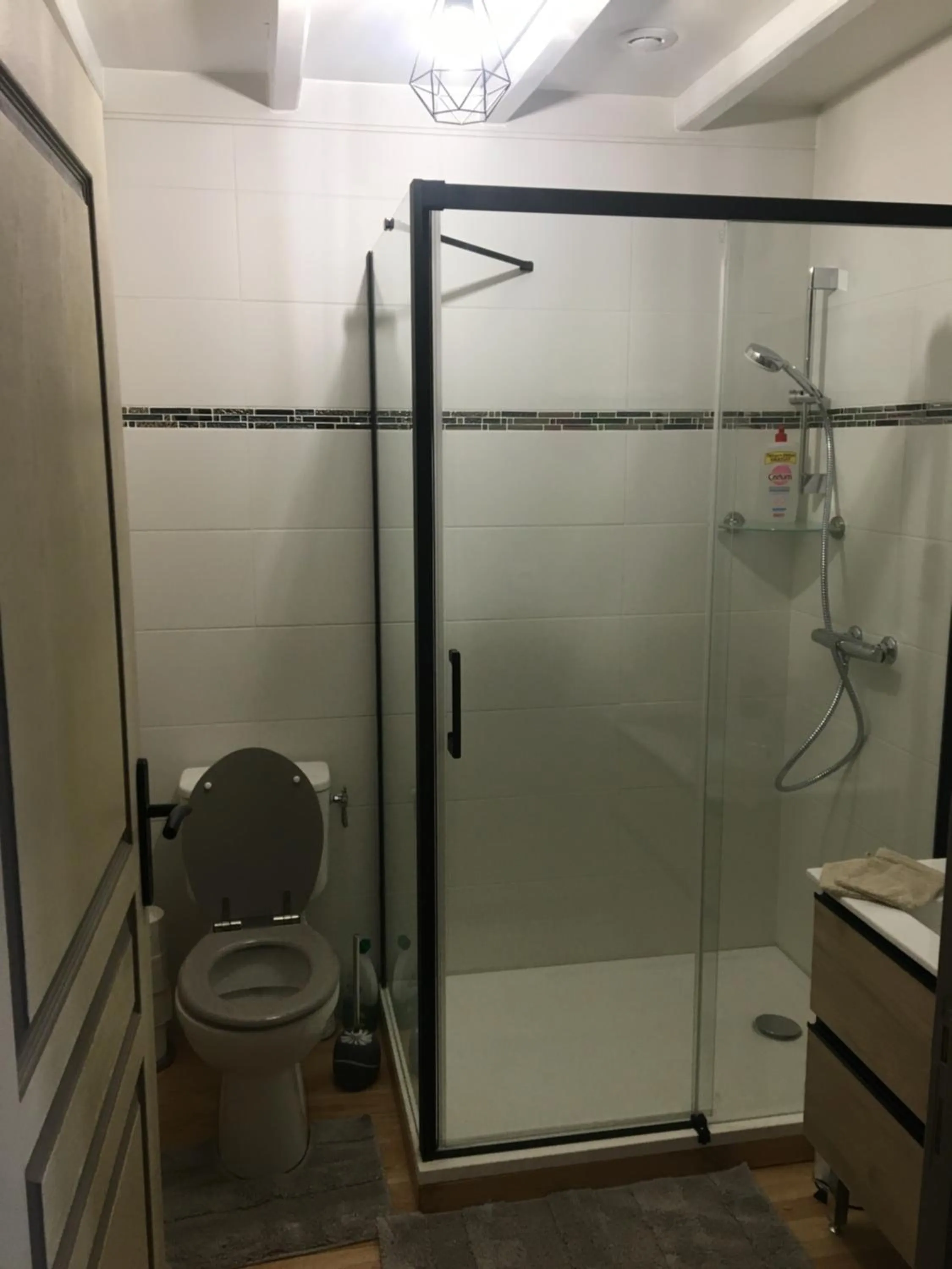 Bathroom in La Commanderie