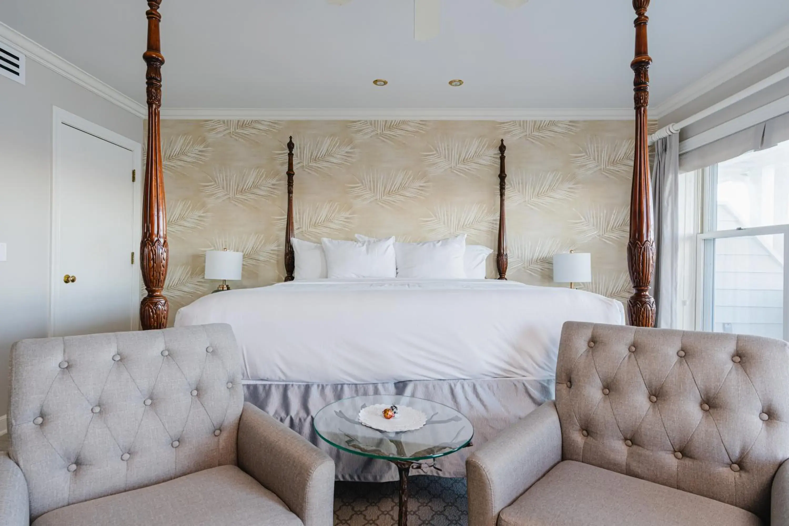 Suite with Lake View in The Geneva Inn Suite with Lake View in The Geneva Inn