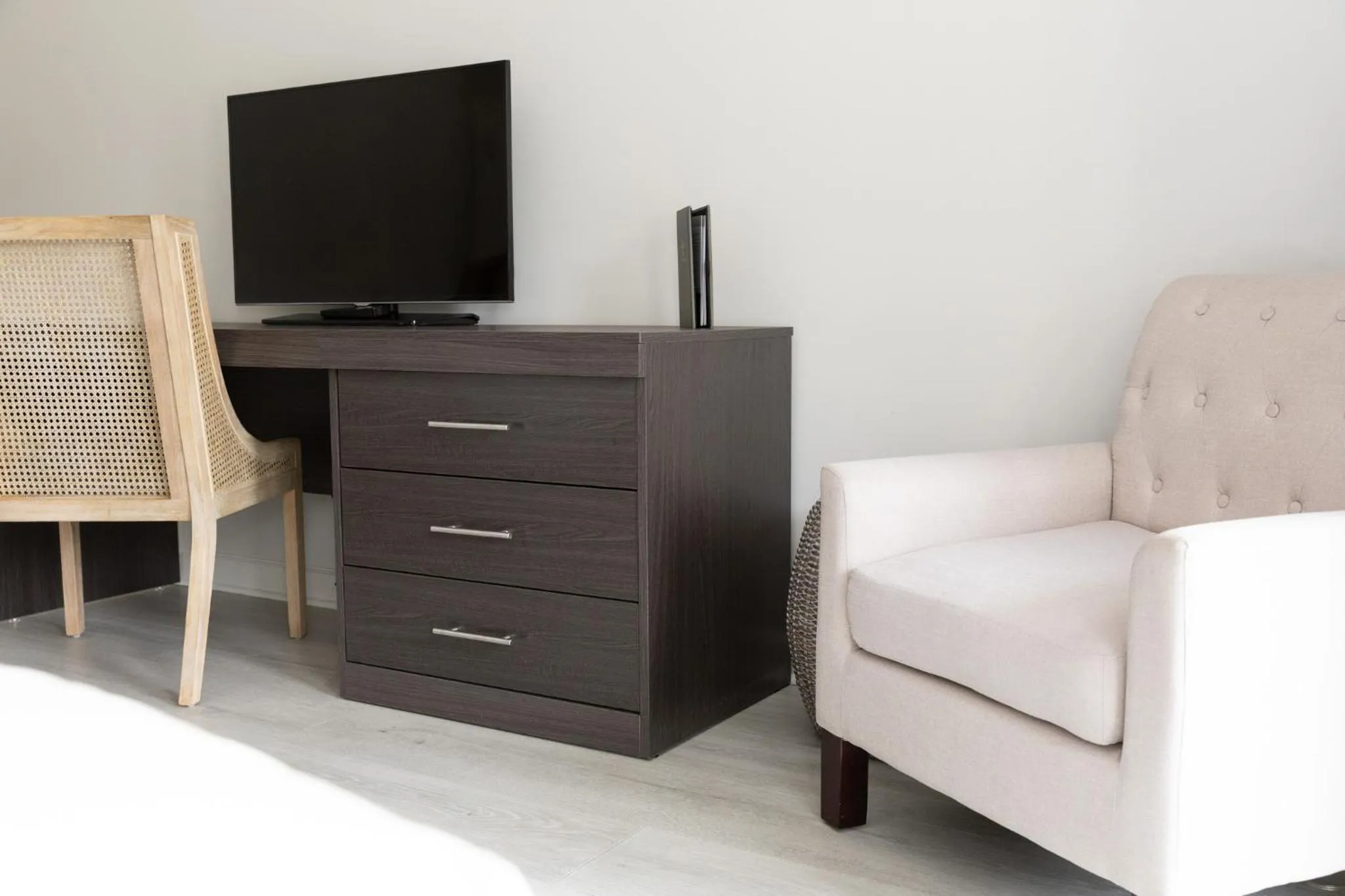 Bedroom in The Geneva Inn