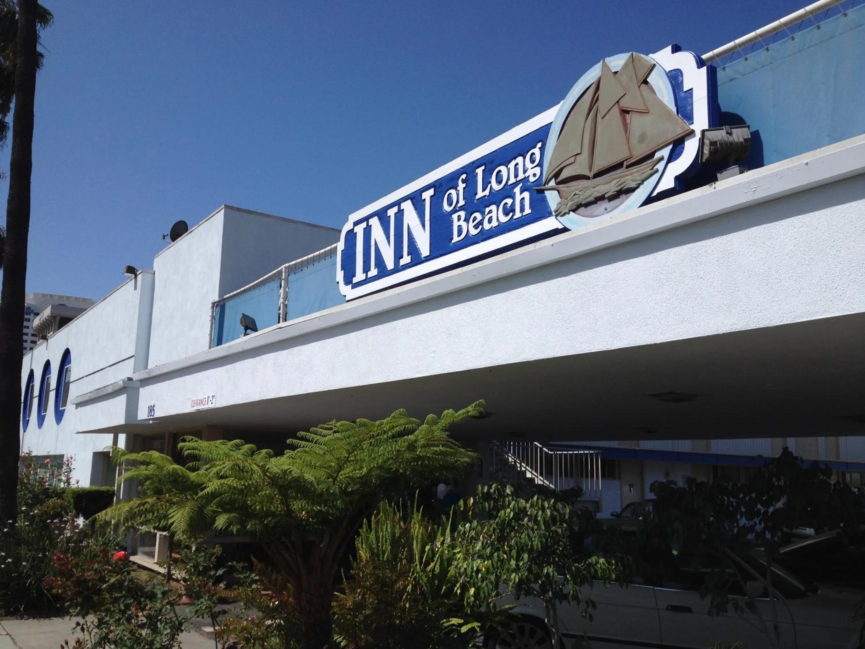Property building in Inn Of Long Beach