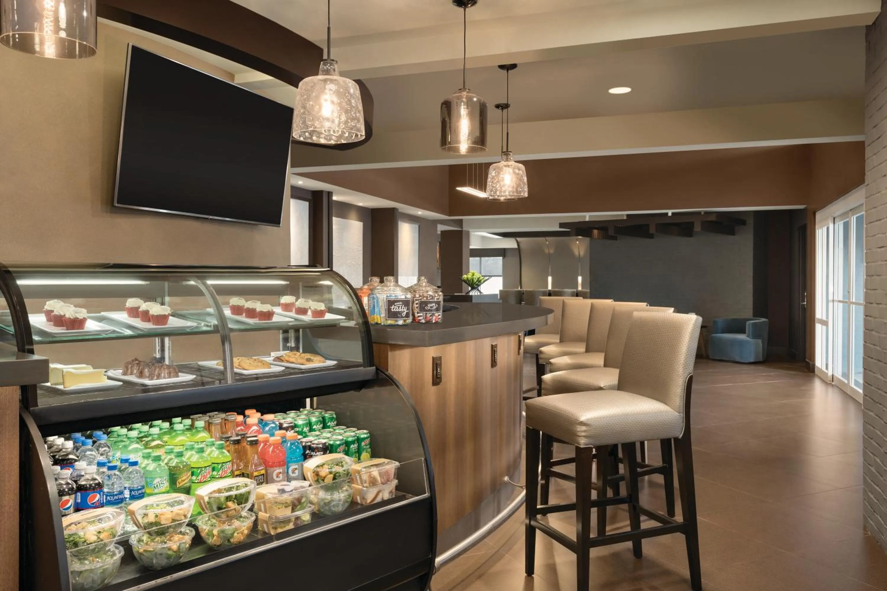 Lounge or bar in Hyatt Place Philadelphia/ King of Prussia