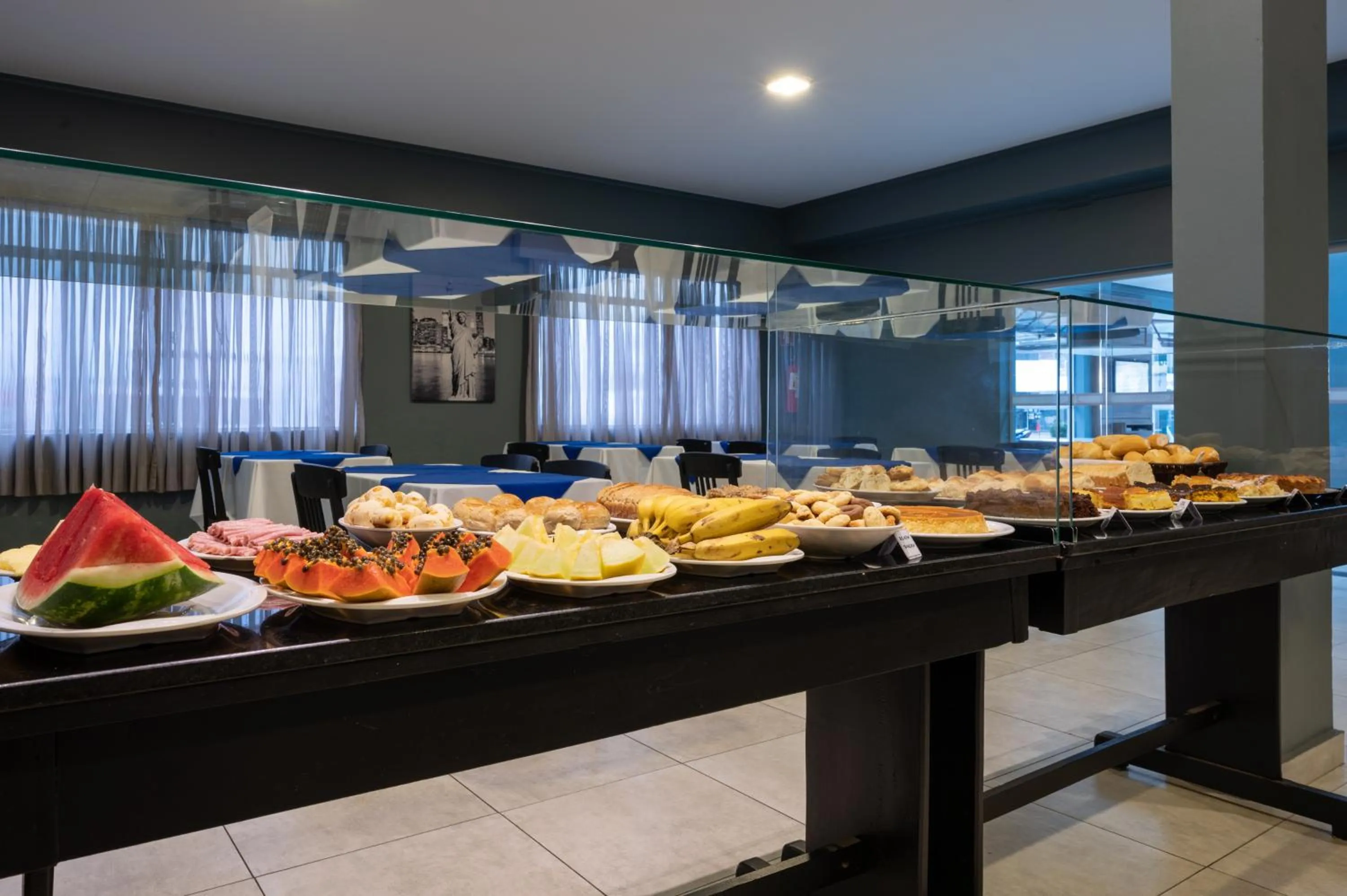 Buffet breakfast in Italian Palace Hotel Rede Carlton