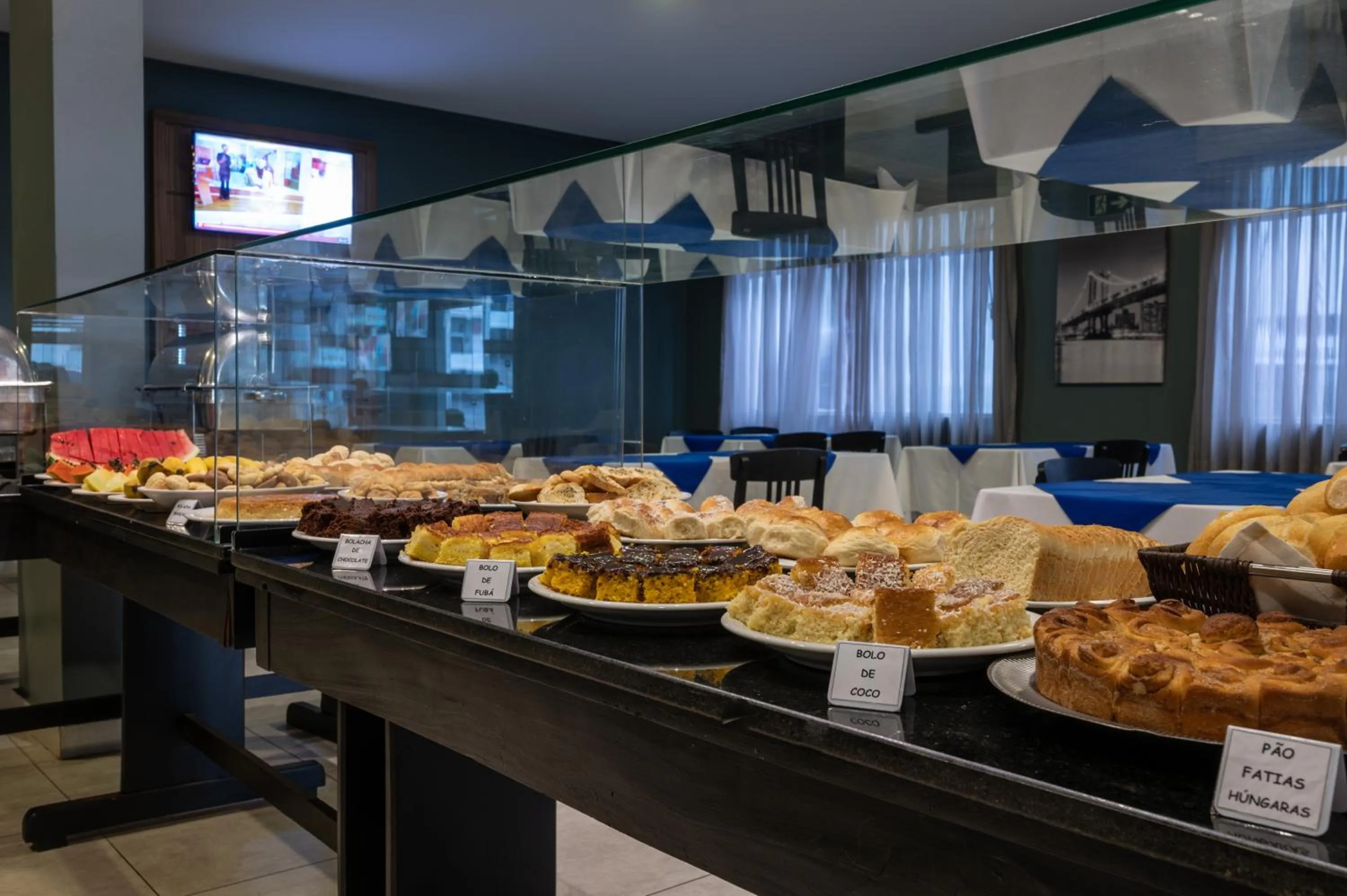 Breakfast in Italian Palace Hotel Rede Carlton