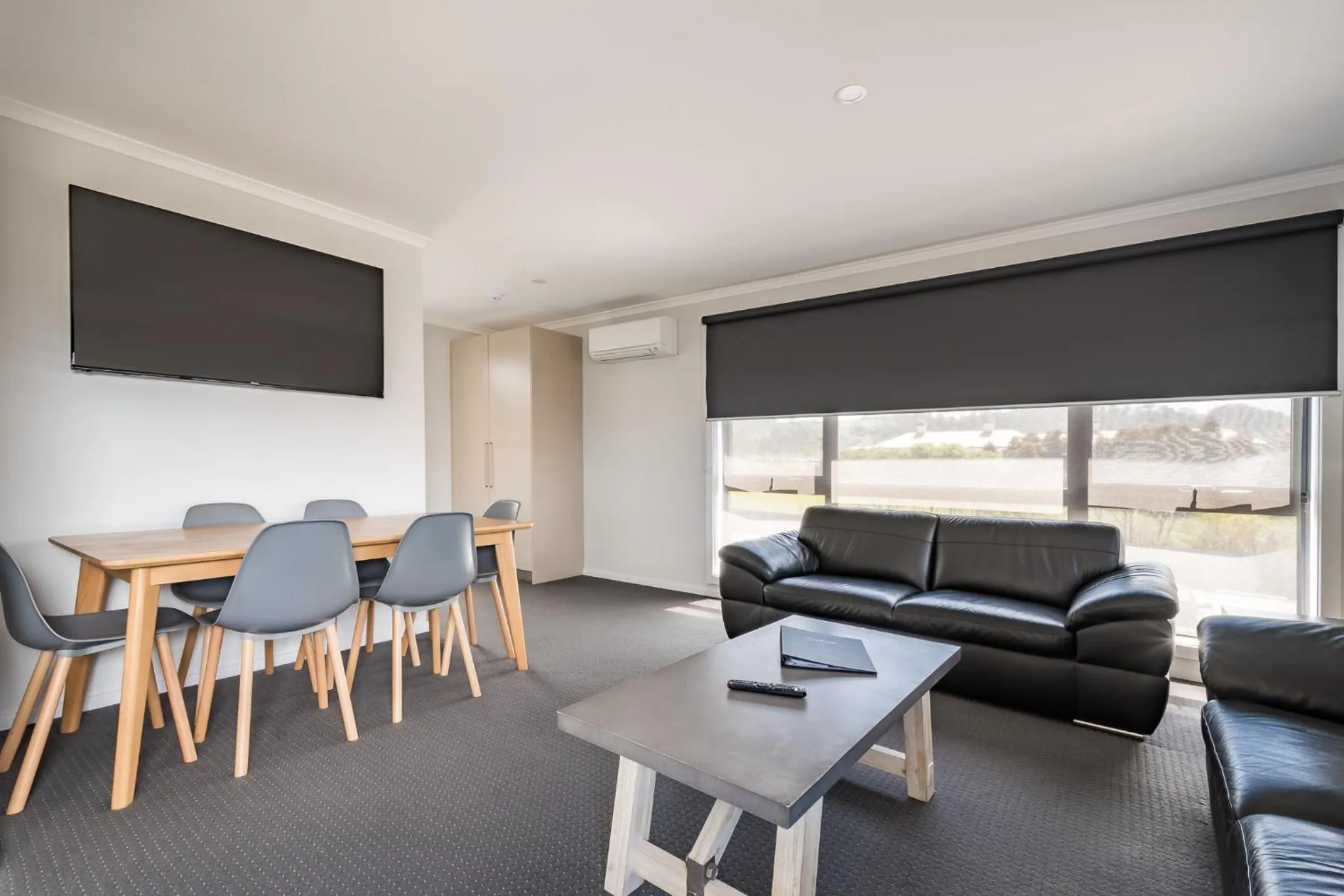 TV and multimedia in Seabrook Hotel