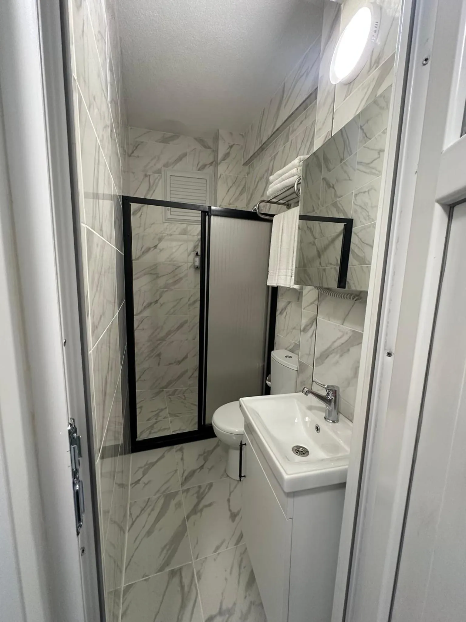 Shower in Sweet Hotel Istanbul