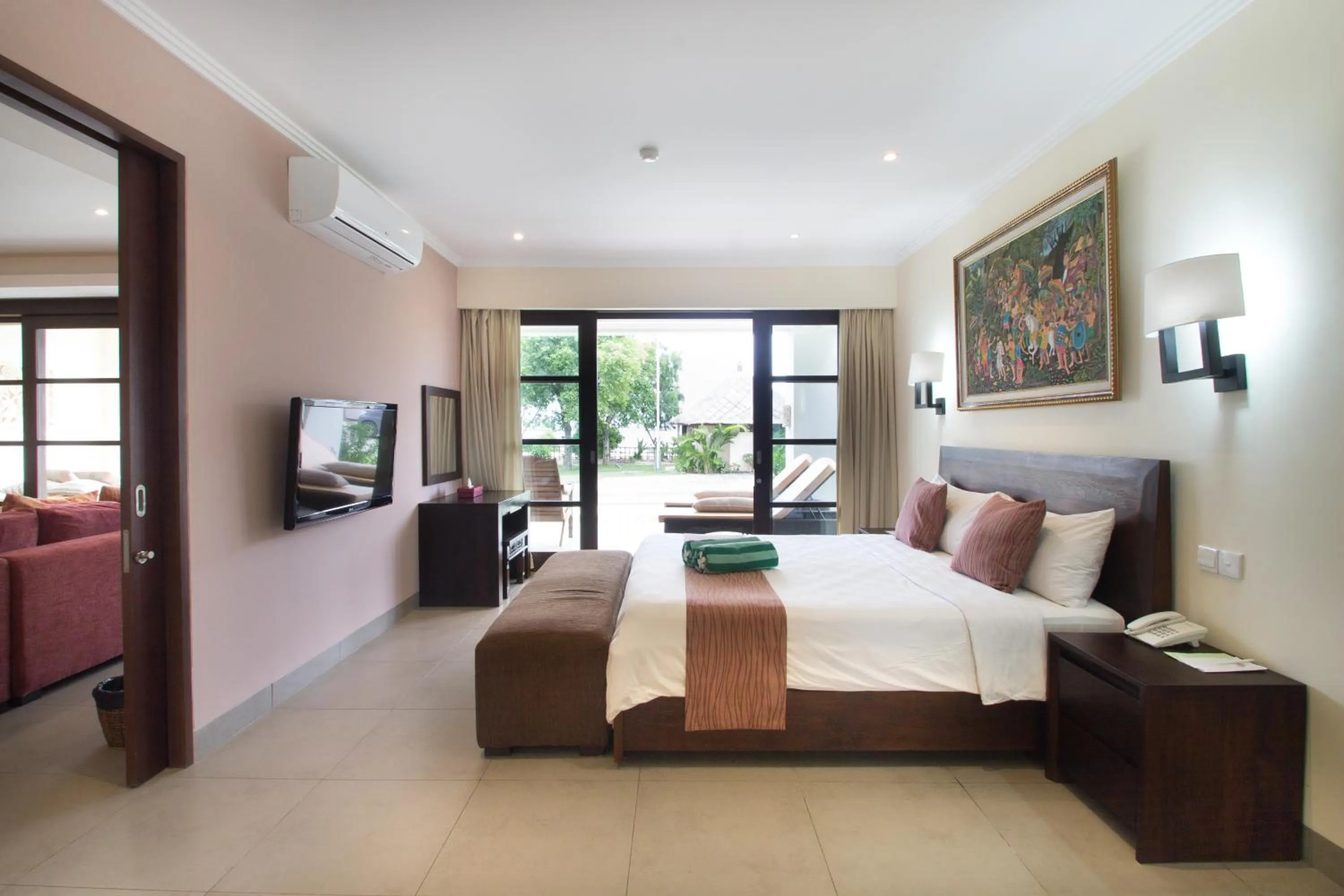 Bedroom, Bed in Peninsula Bay Resort