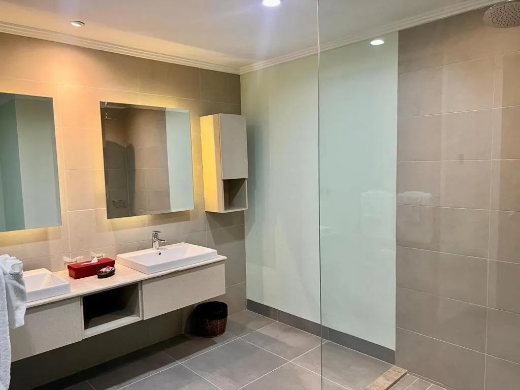 Peninsula Bay Resort