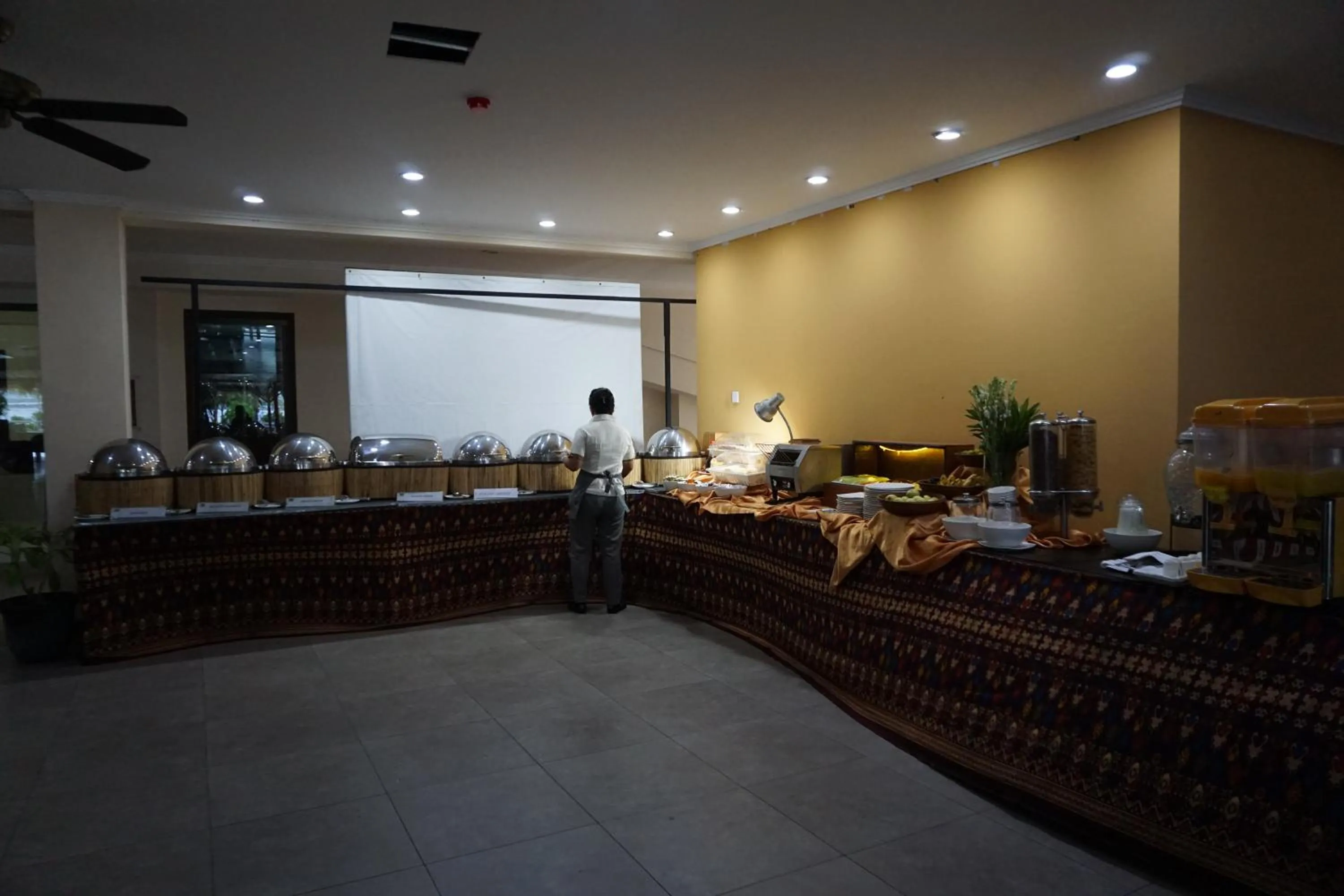 Breakfast in Peninsula Bay Resort