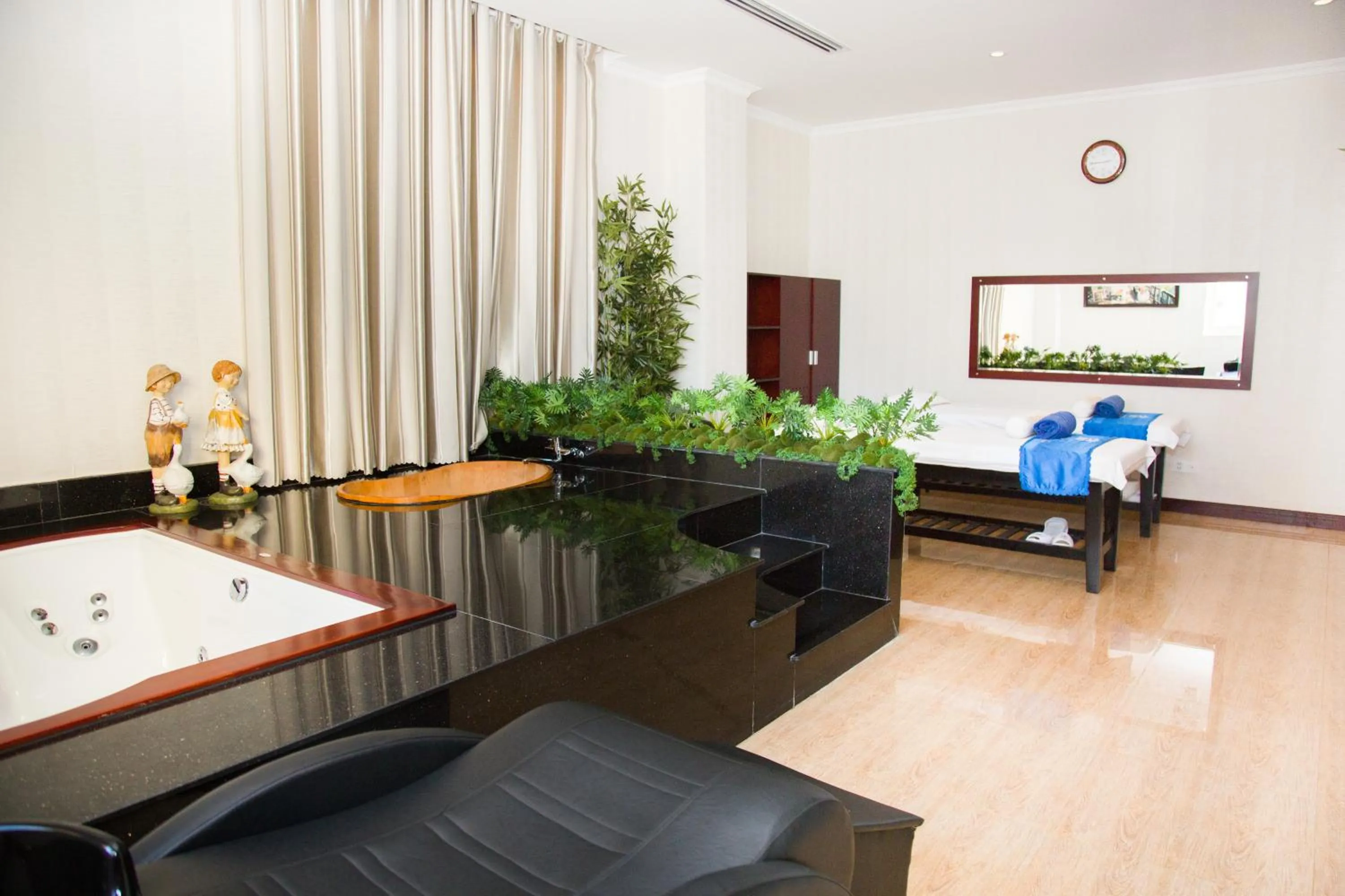 Hai Ba Trung Hotel & Spa