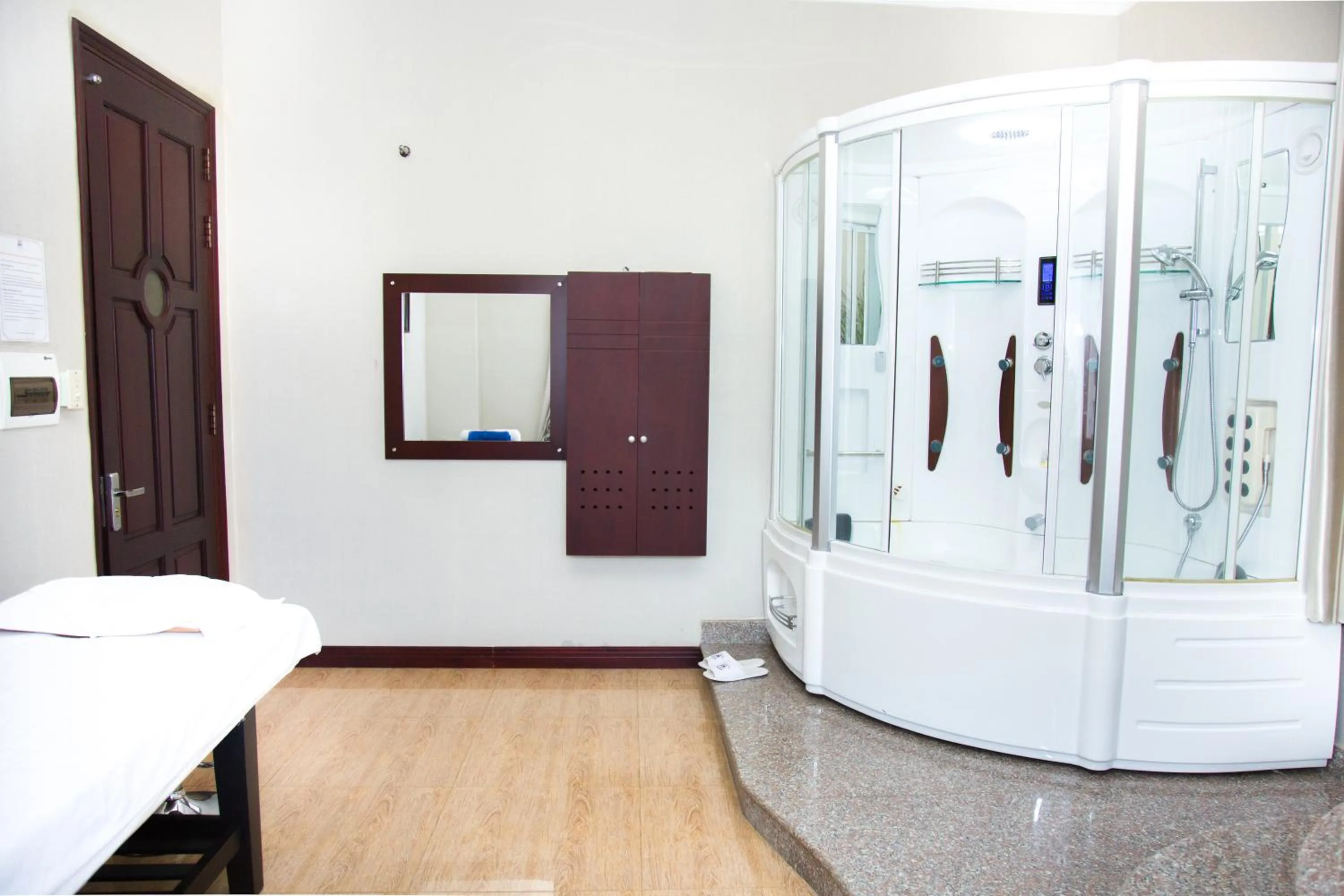 Bed in Hai Ba Trung Hotel & Spa