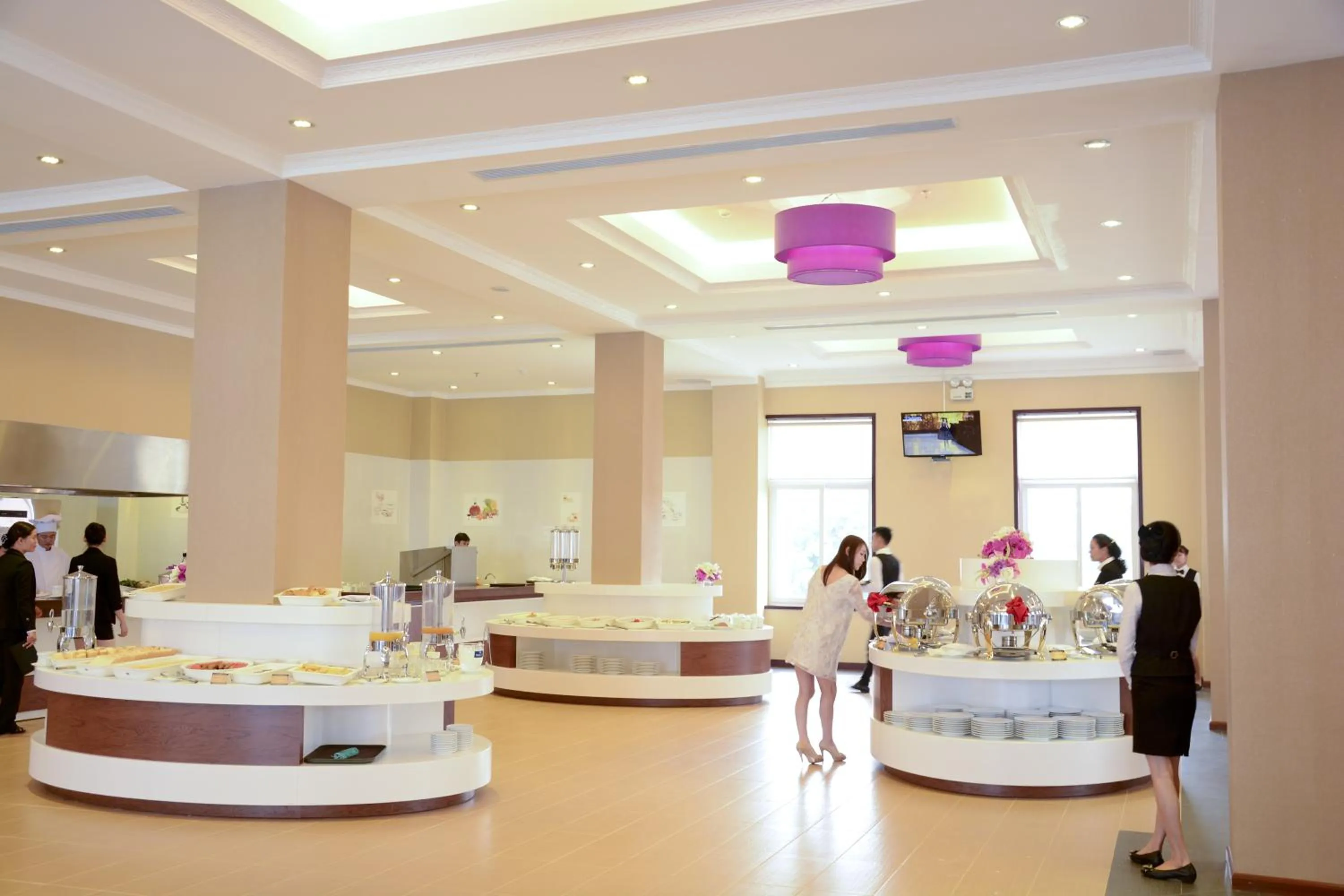 Restaurant/places to eat in Hai Ba Trung Hotel & Spa