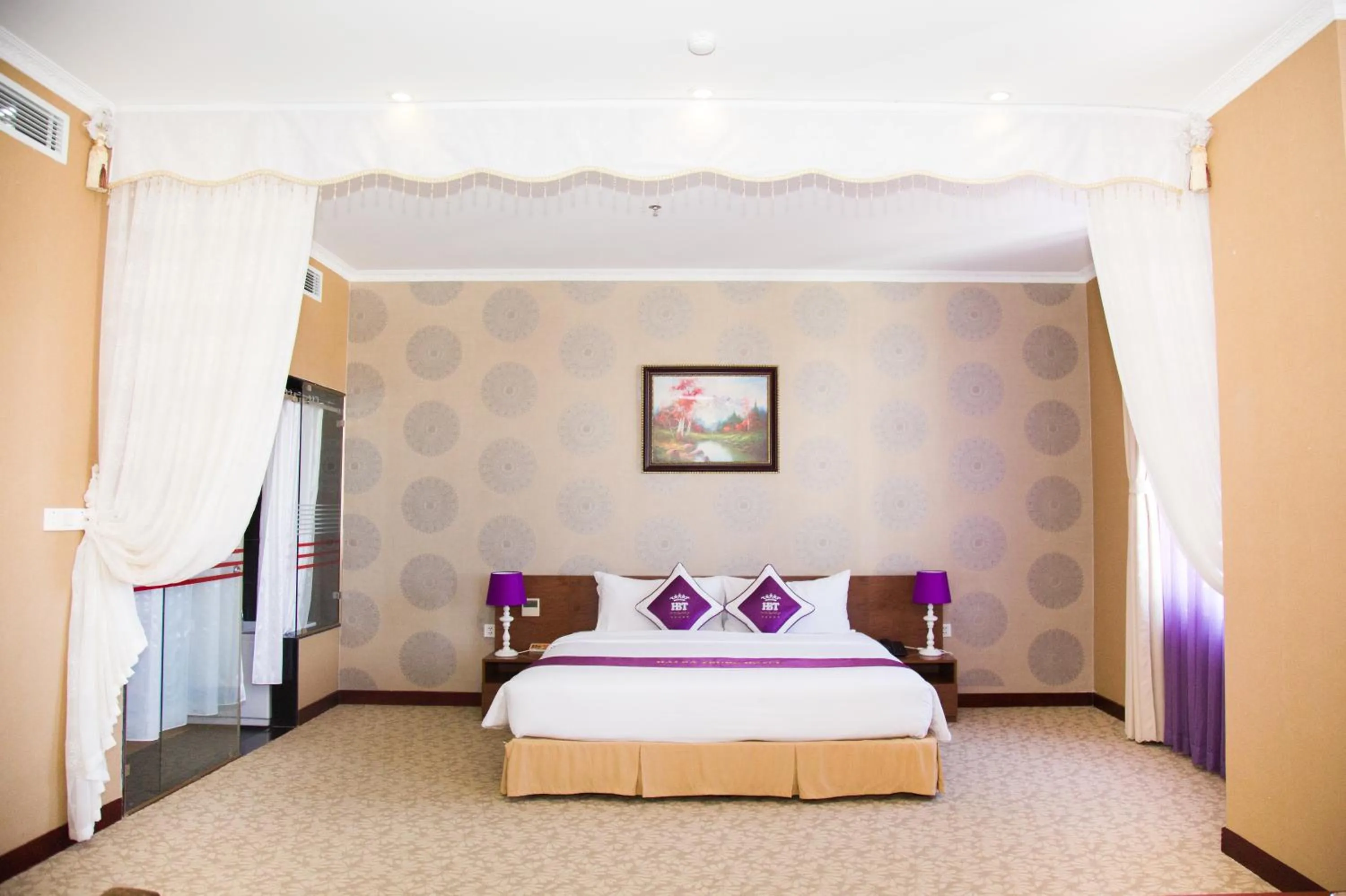 Bed in Hai Ba Trung Hotel & Spa