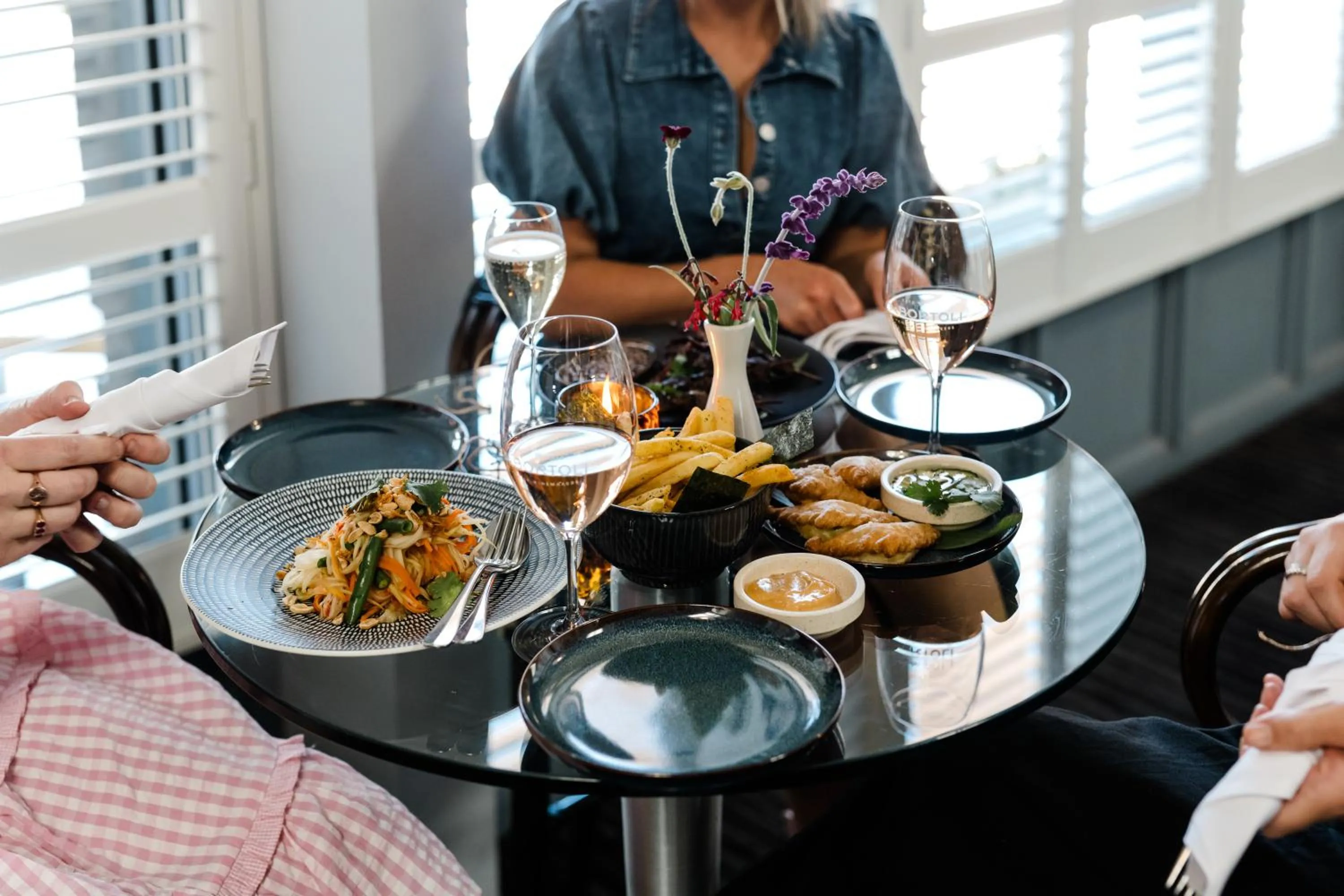 Lounge or bar in Tuileries at De Bortoli Rutherglen