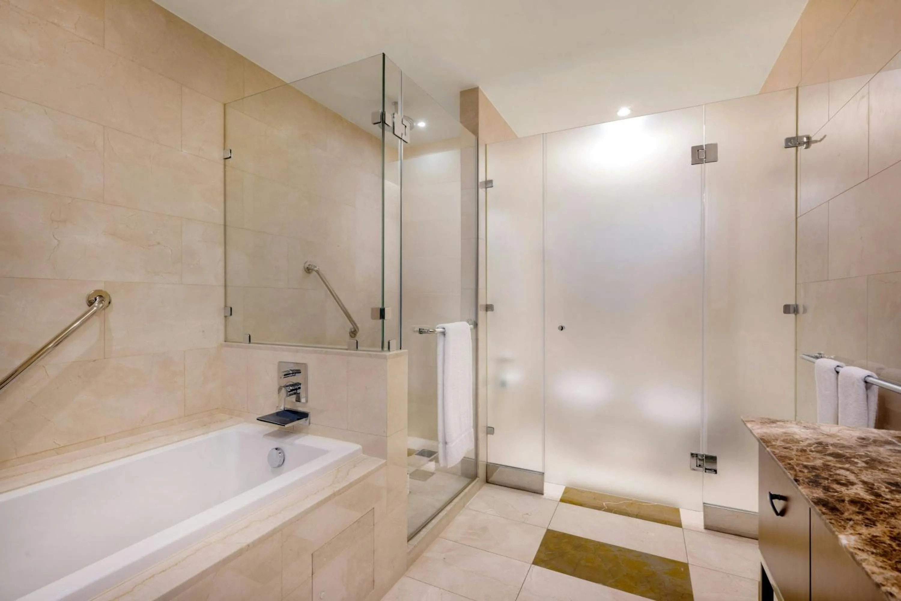 Photo of the whole room in JW Marriott Marquis City Center Doha