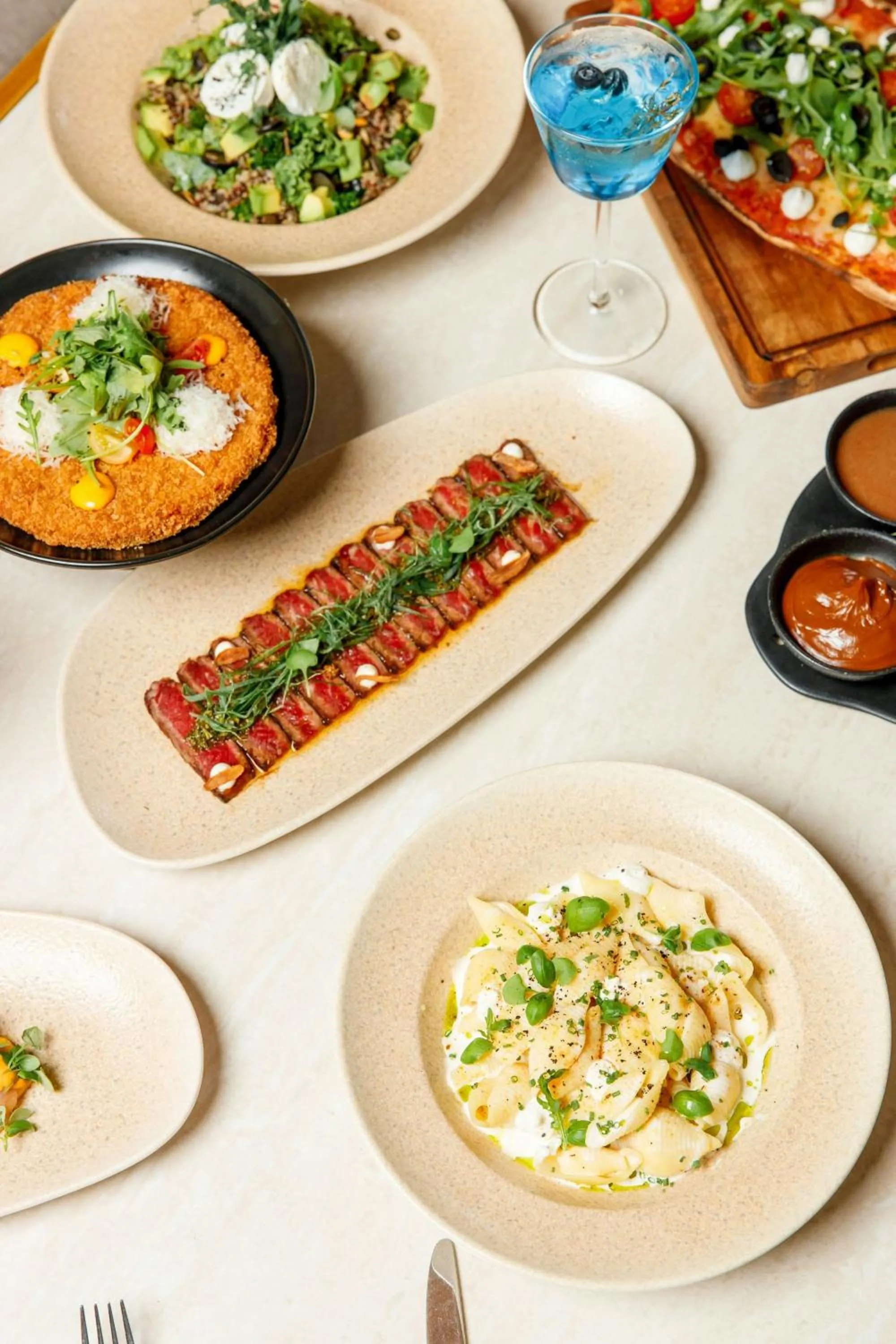 Restaurant/places to eat in JW Marriott Marquis City Center Doha