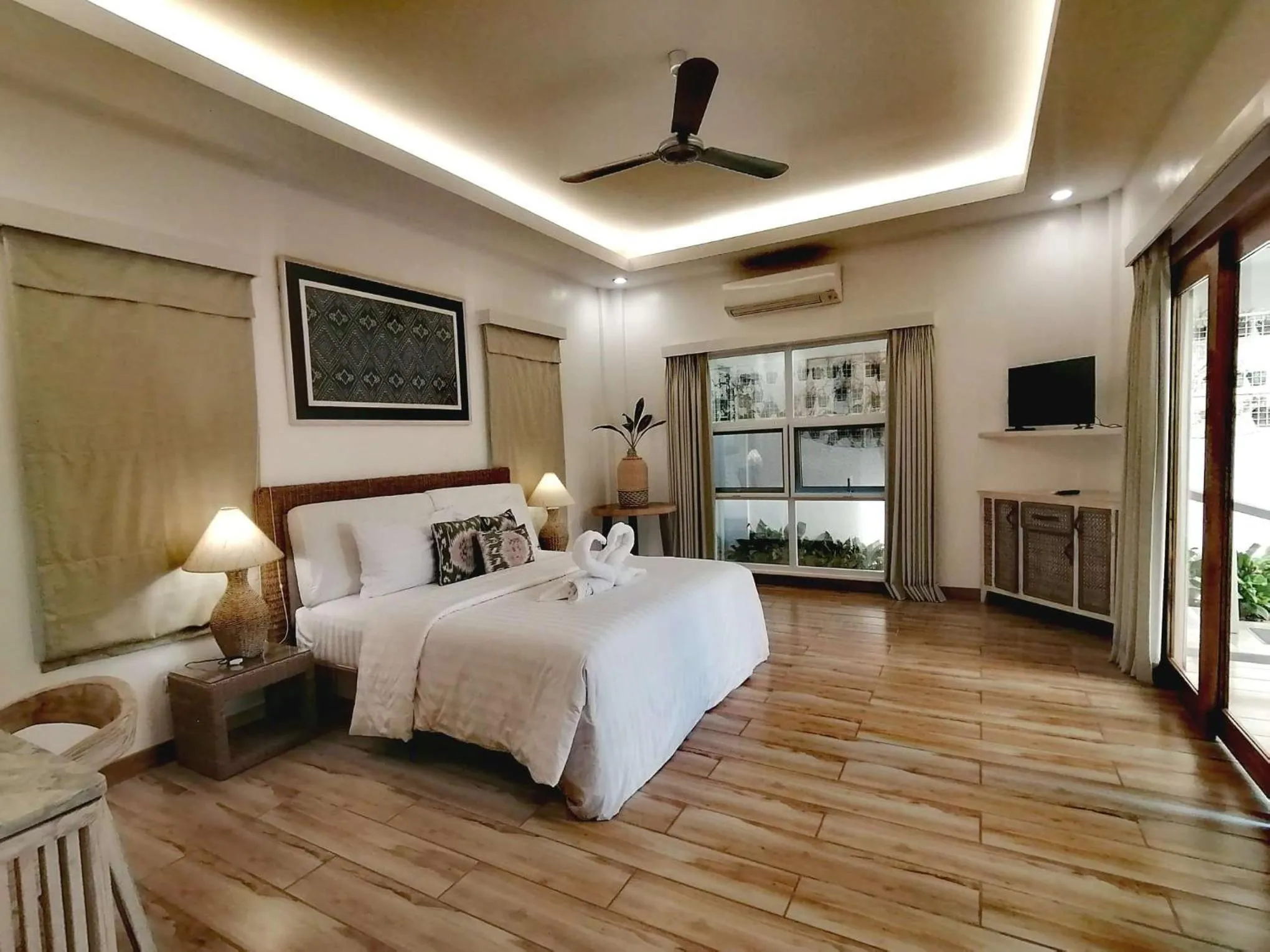 TV and multimedia, Bed in Vida Homes Condo Resort