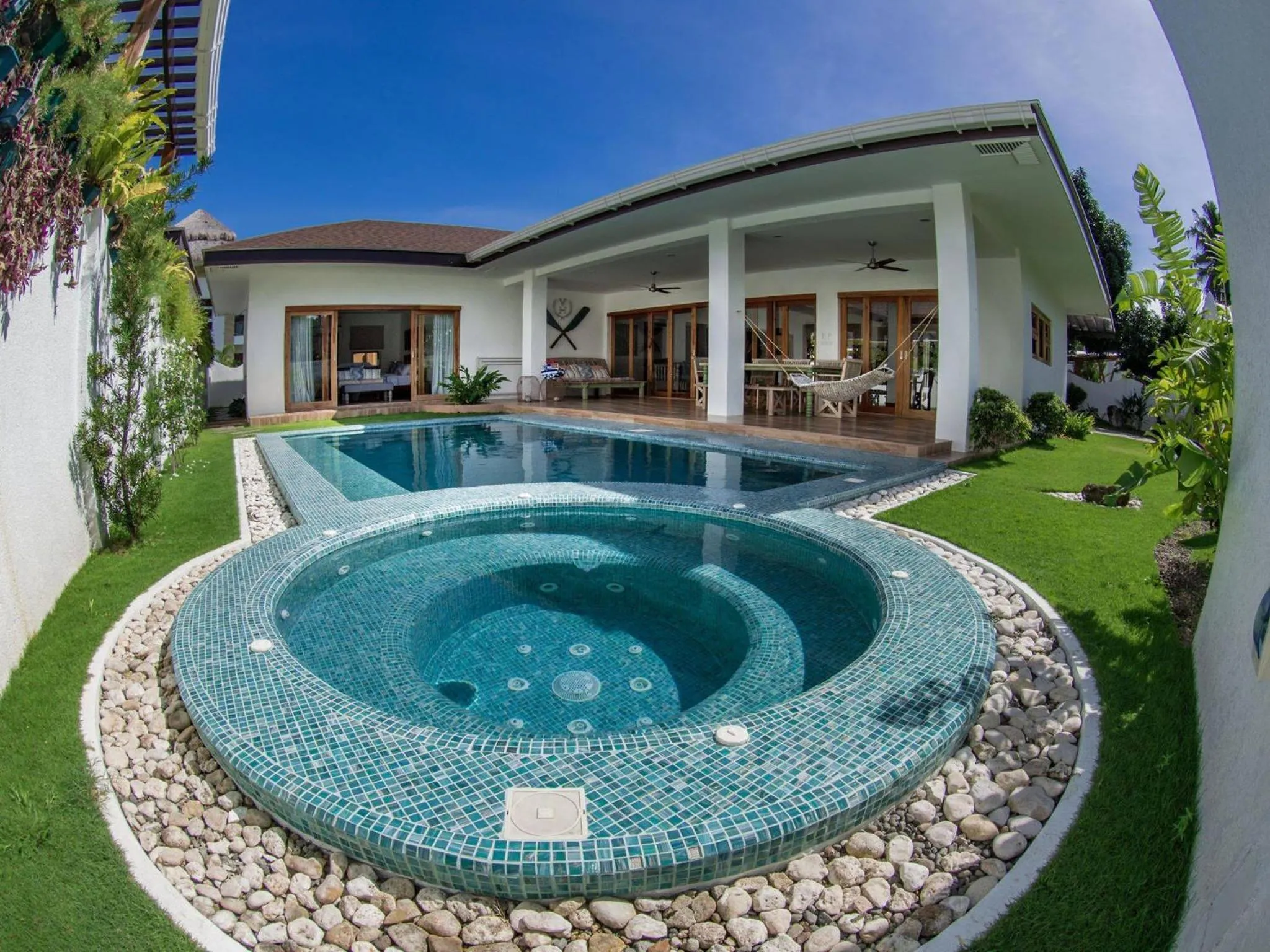 Garden in Vida Homes Condo Resort