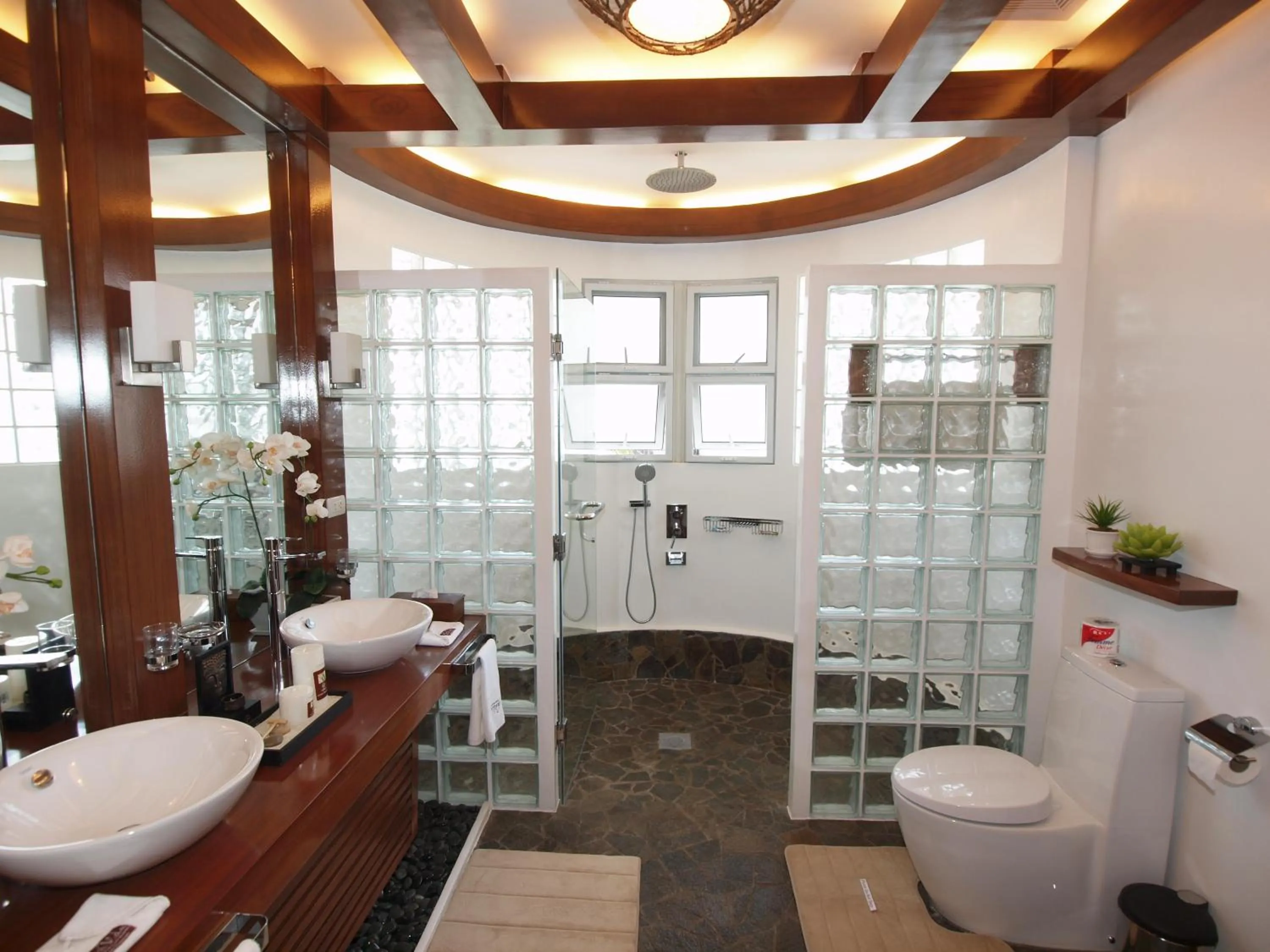 Bathroom in Vida Homes Condo Resort